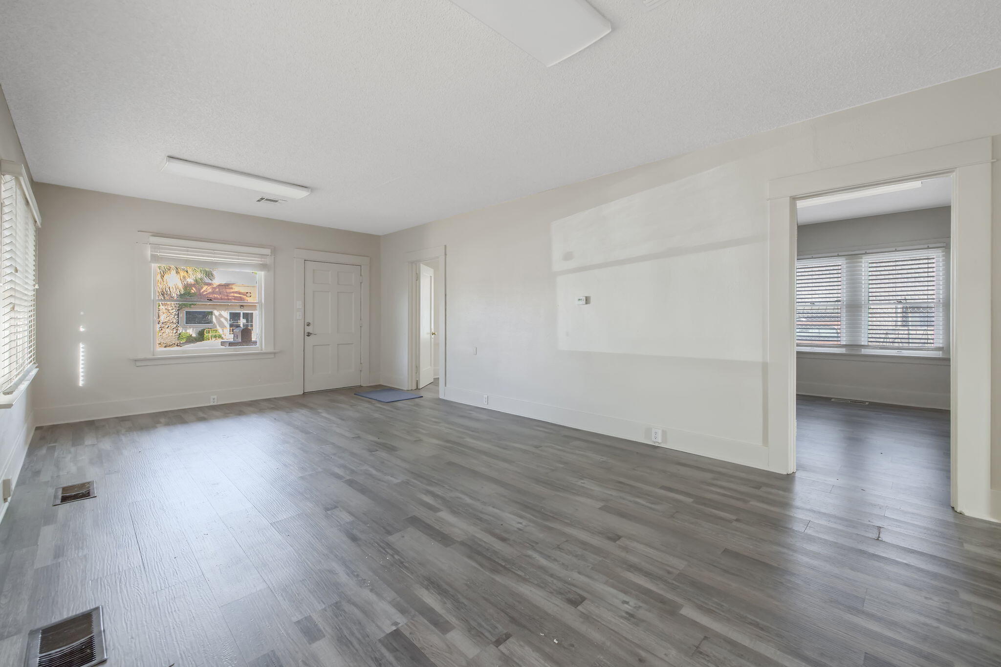 231 S F St, Exeter, CA 93221