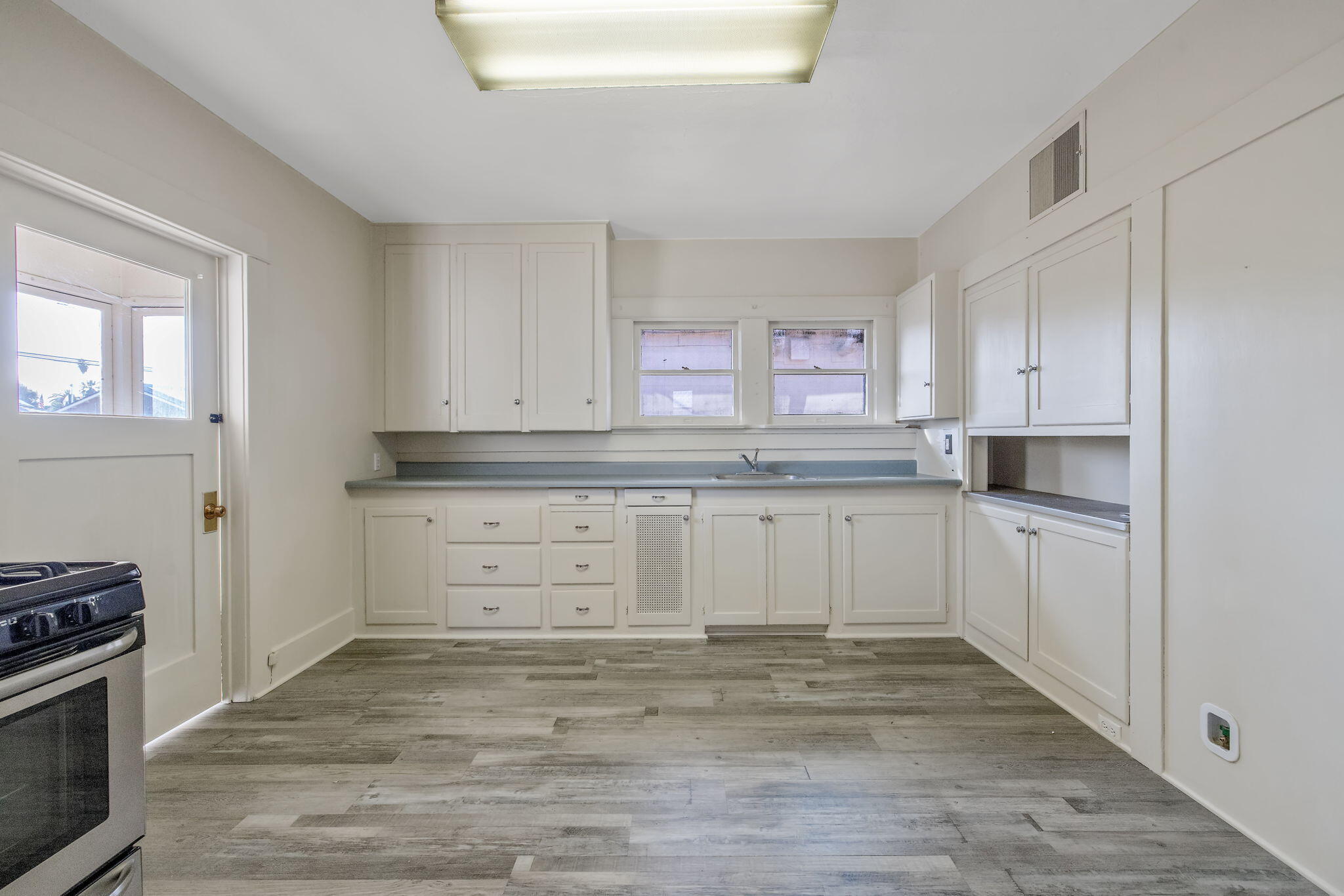 231 S F St, Exeter, CA 93221