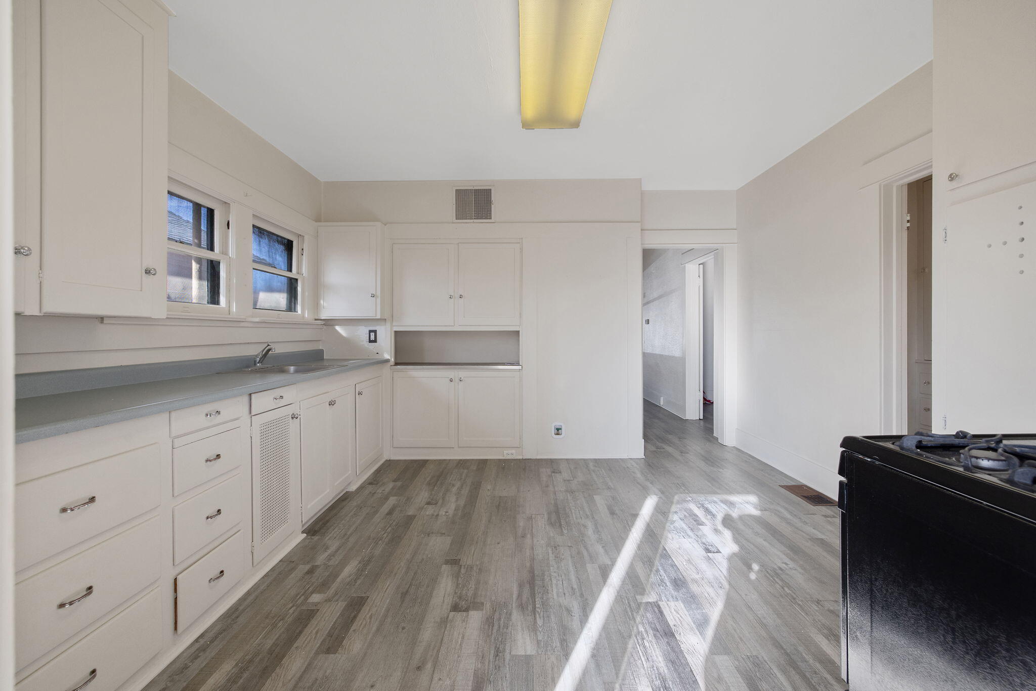 231 S F St, Exeter, CA 93221