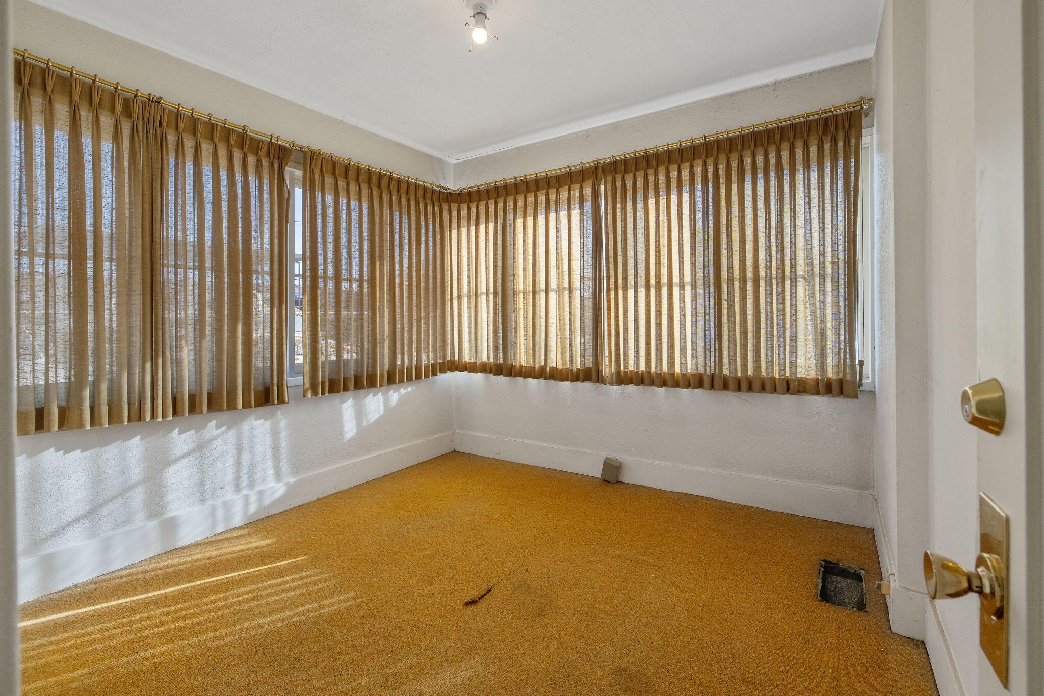 231 S F St, Exeter, CA 93221