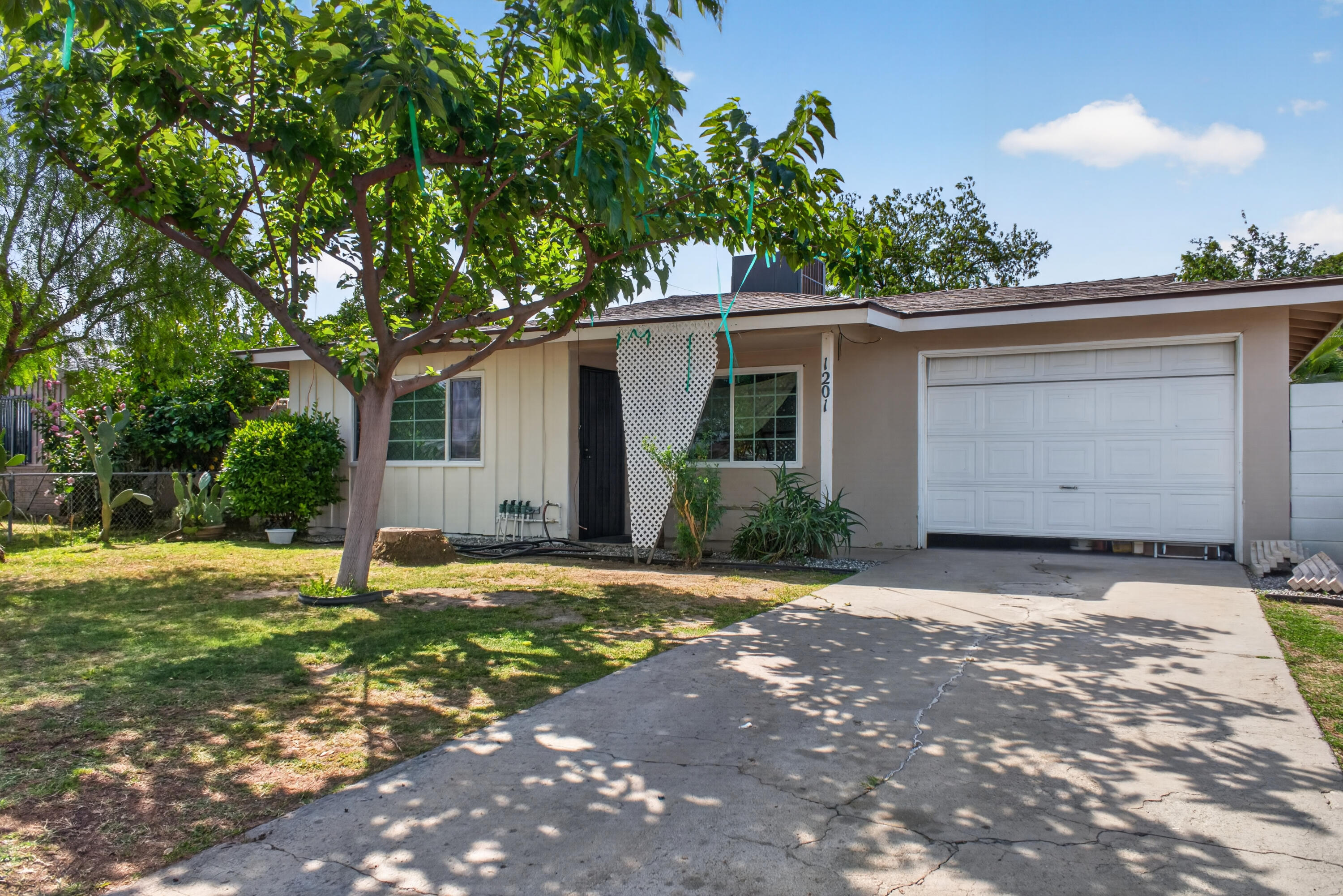 1201 13th St, Wasco, CA 93280