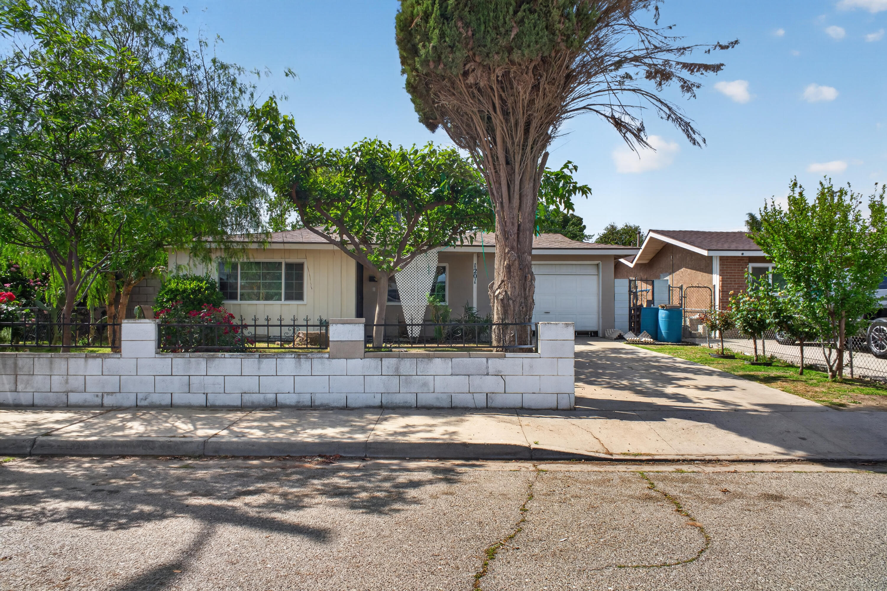 1201 13th St, Wasco, CA 93280