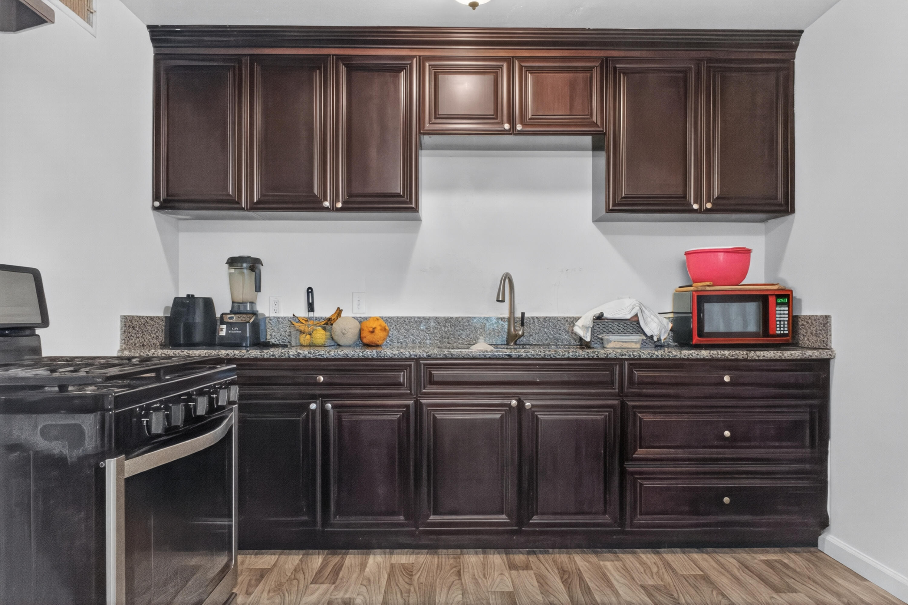 1201 13th St, Wasco, CA 93280