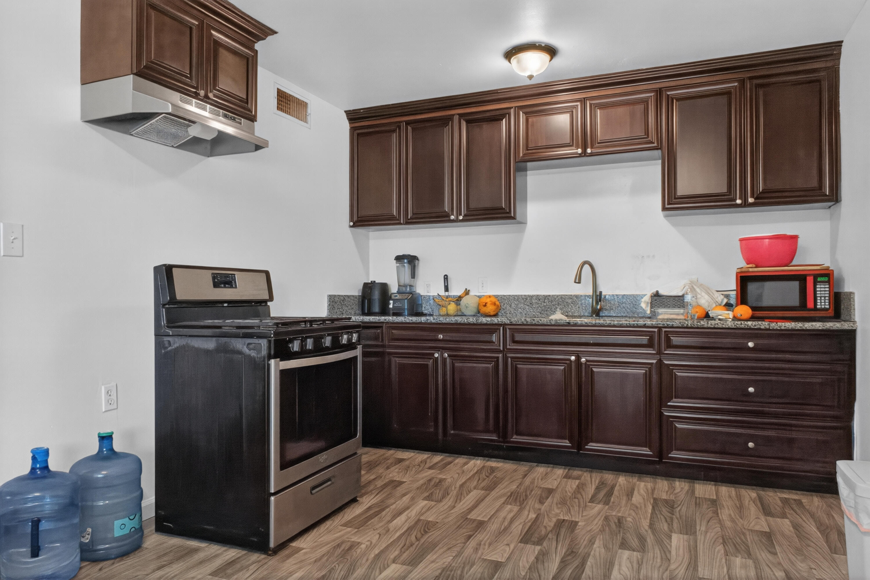 1201 13th St, Wasco, CA 93280