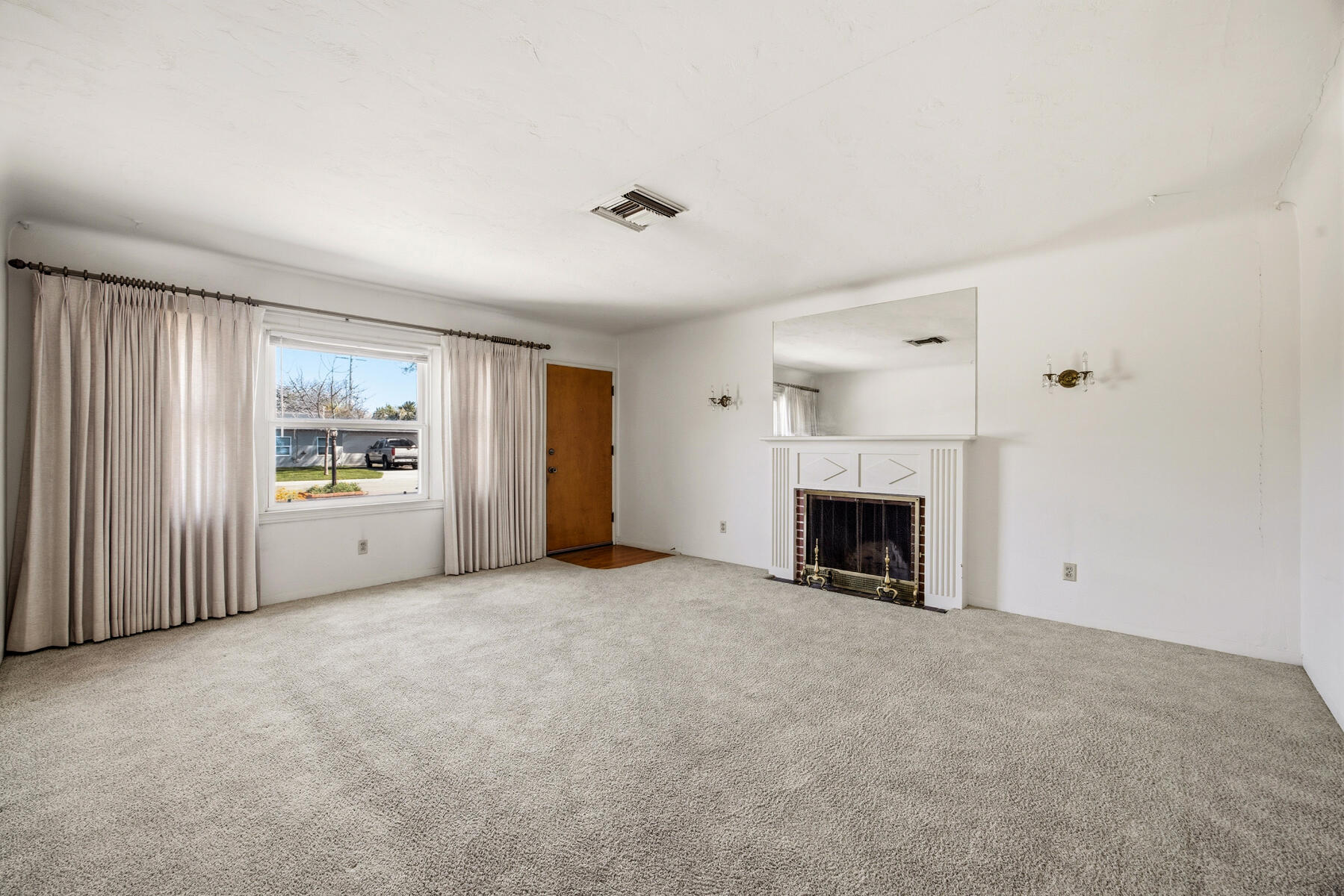 2080 Mckinley Ave, Hanford, CA 93230