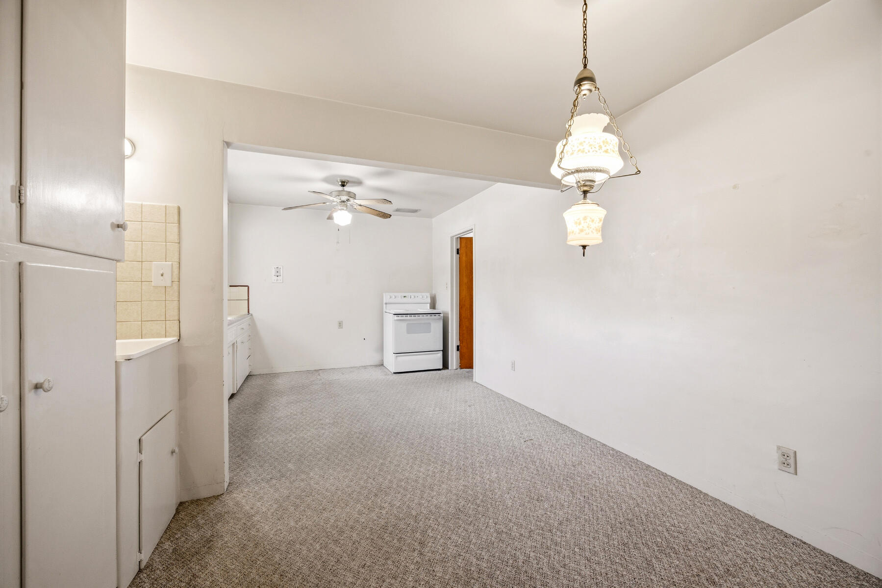 2080 Mckinley Ave, Hanford, CA 93230