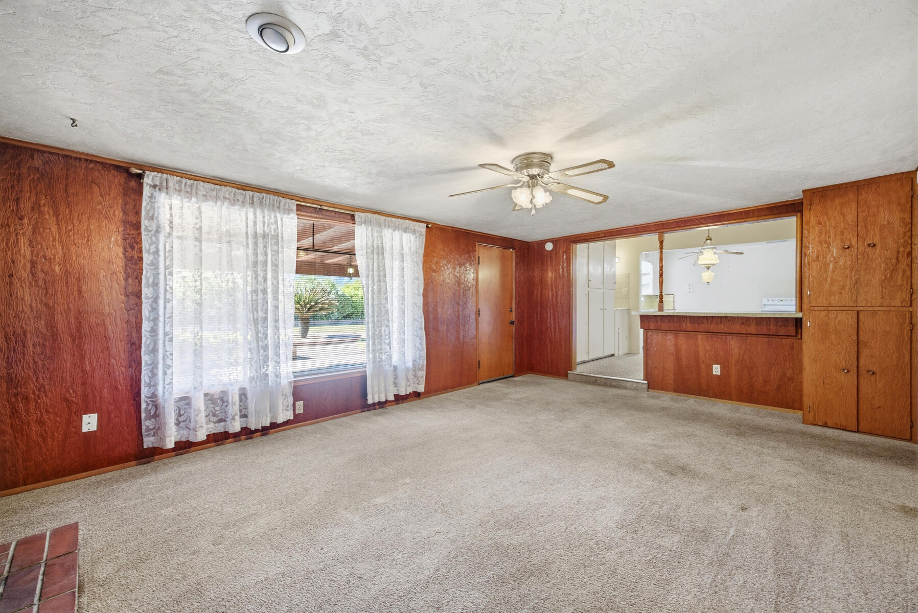 2080 Mckinley Ave, Hanford, CA 93230