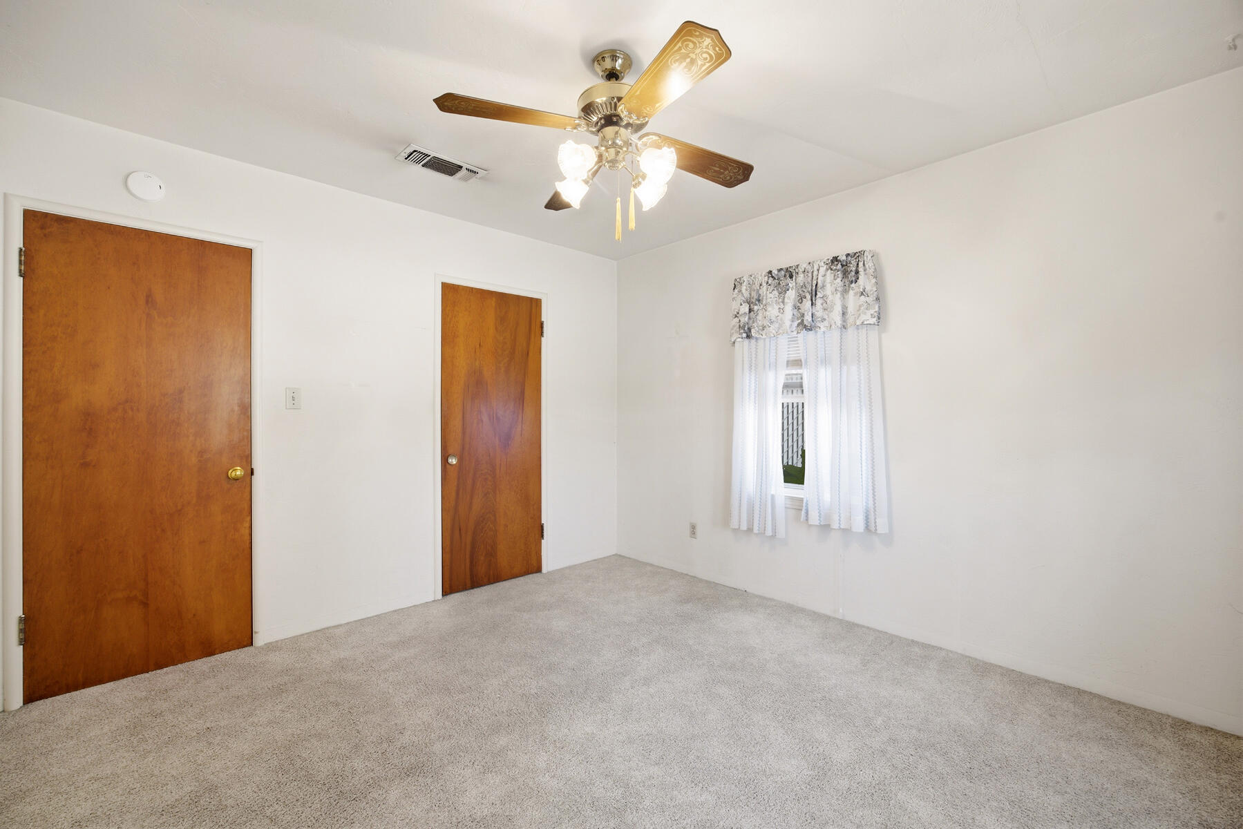 2080 Mckinley Ave, Hanford, CA 93230