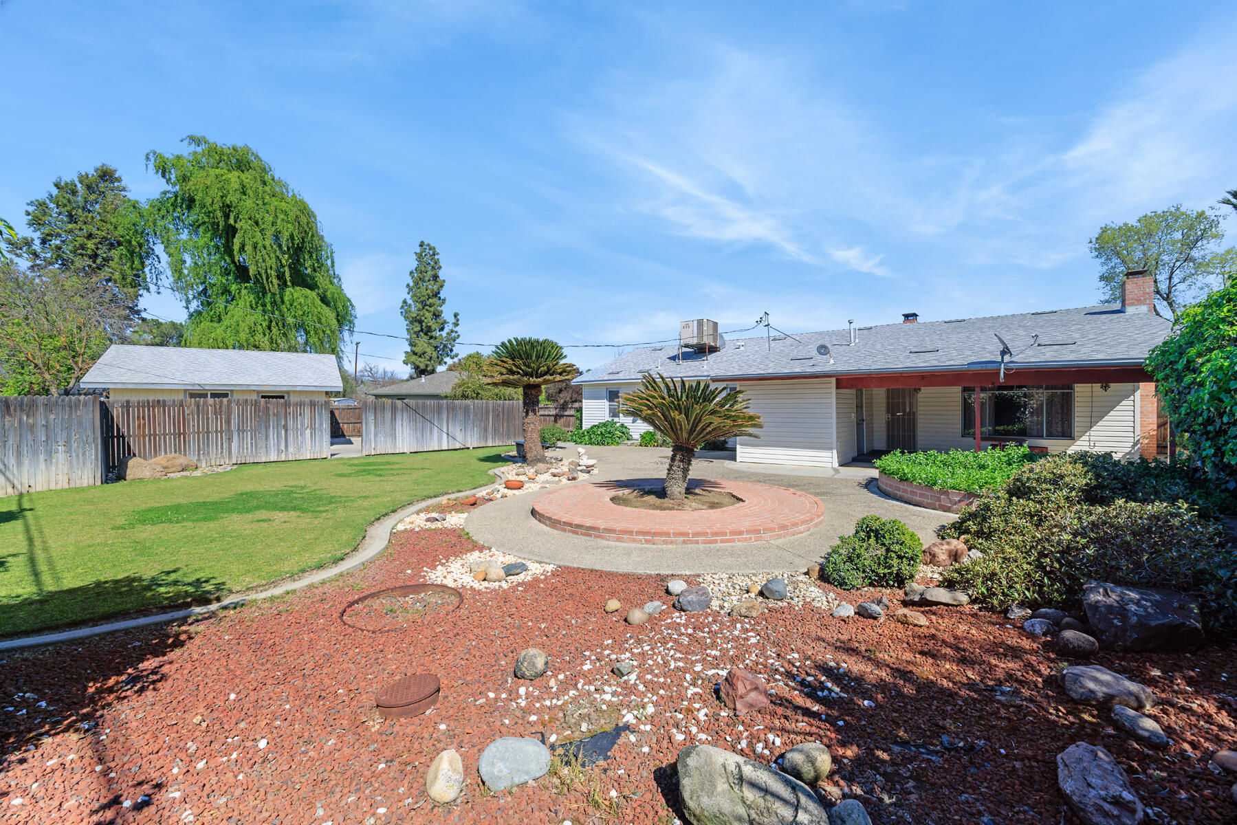 2080 Mckinley Ave, Hanford, CA 93230