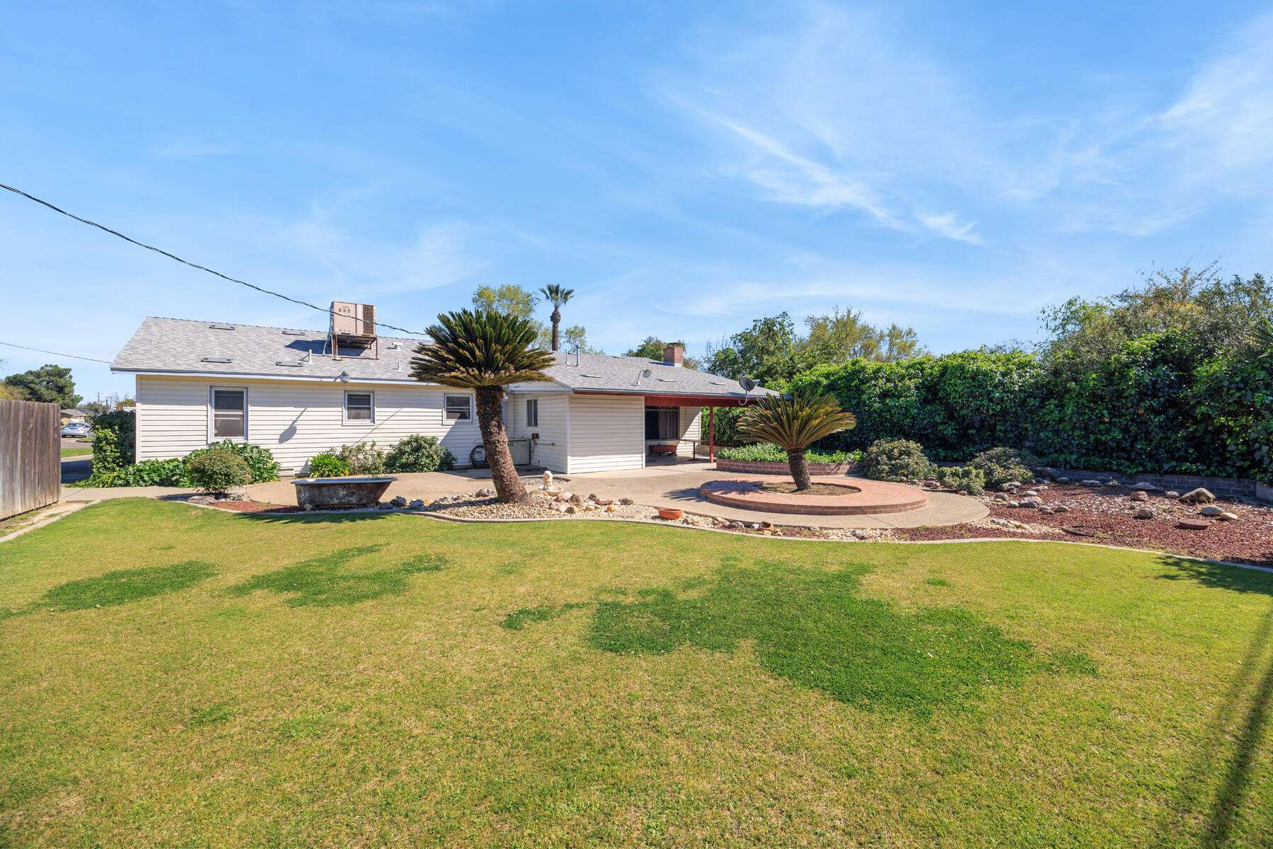 2080 Mckinley Ave, Hanford, CA 93230