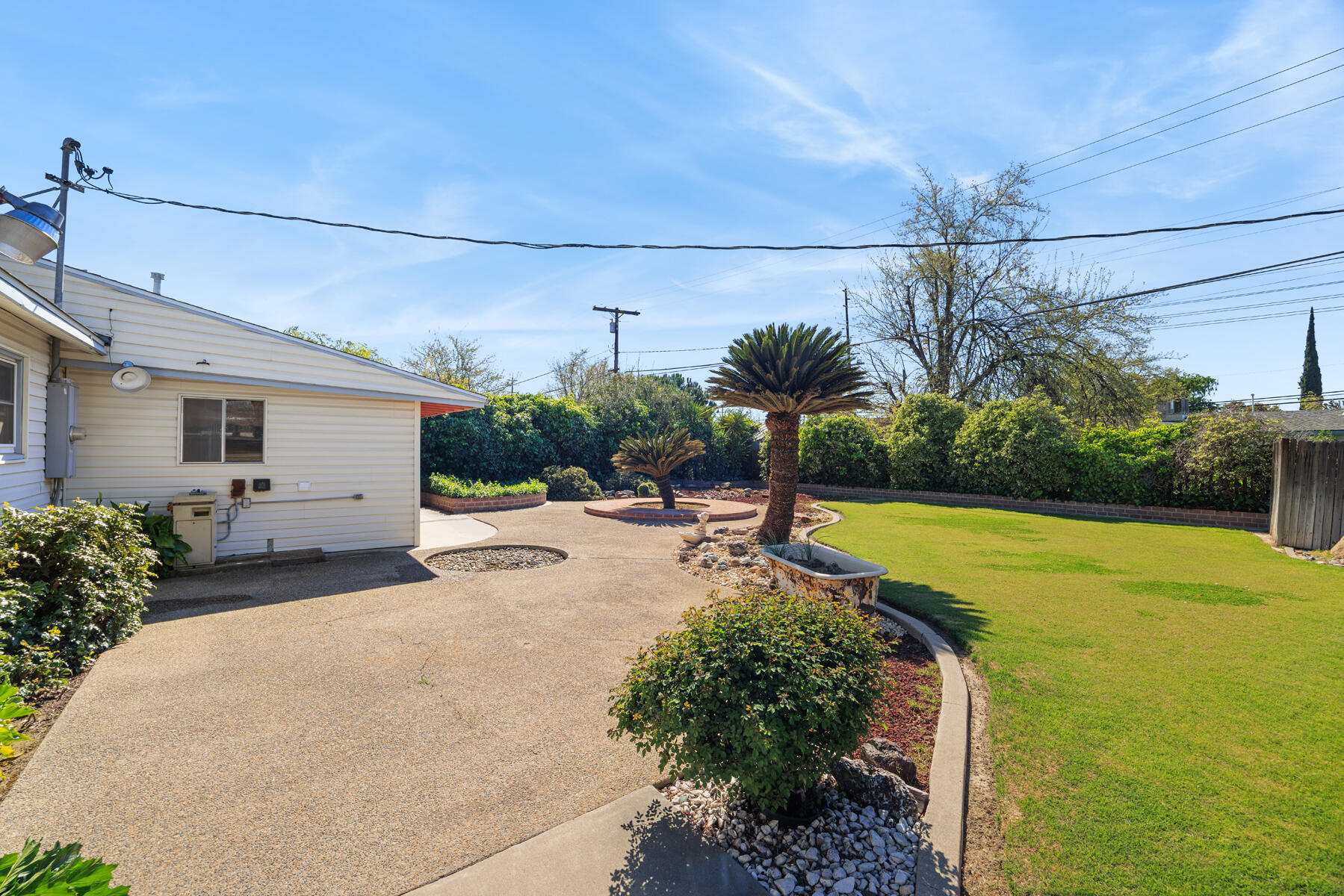 2080 Mckinley Ave, Hanford, CA 93230