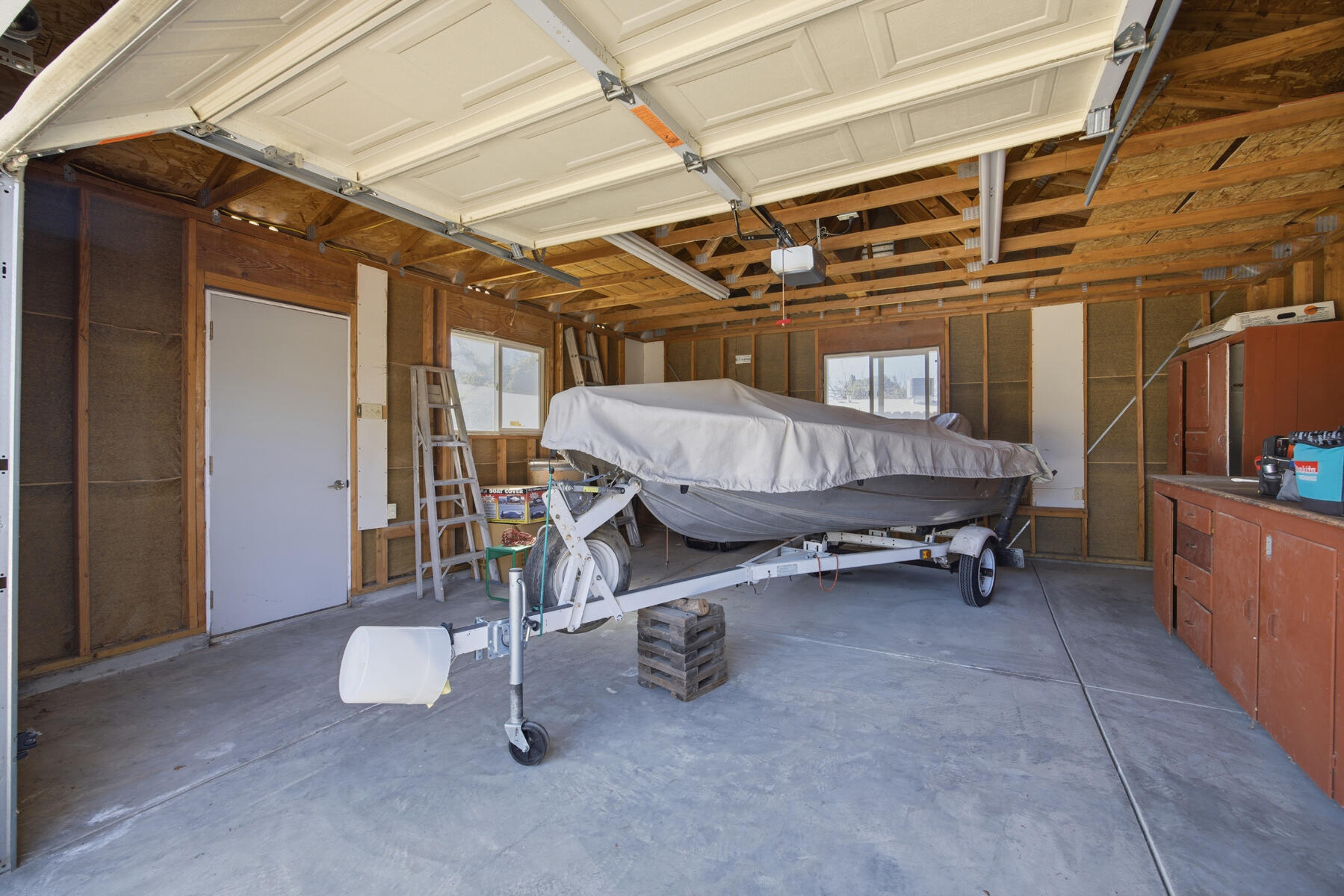 2080 Mckinley Ave, Hanford, CA 93230