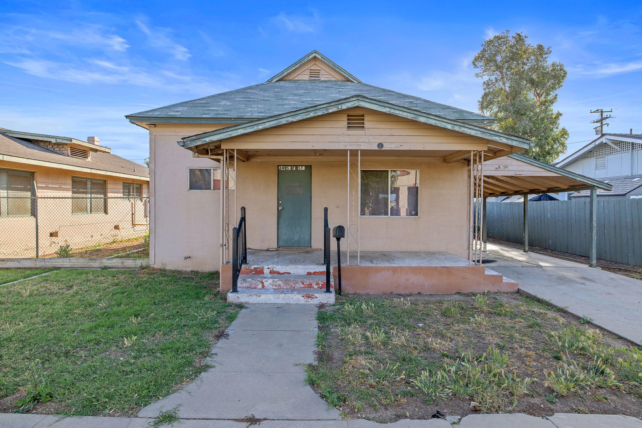 241 S F St, Exeter, CA 93221