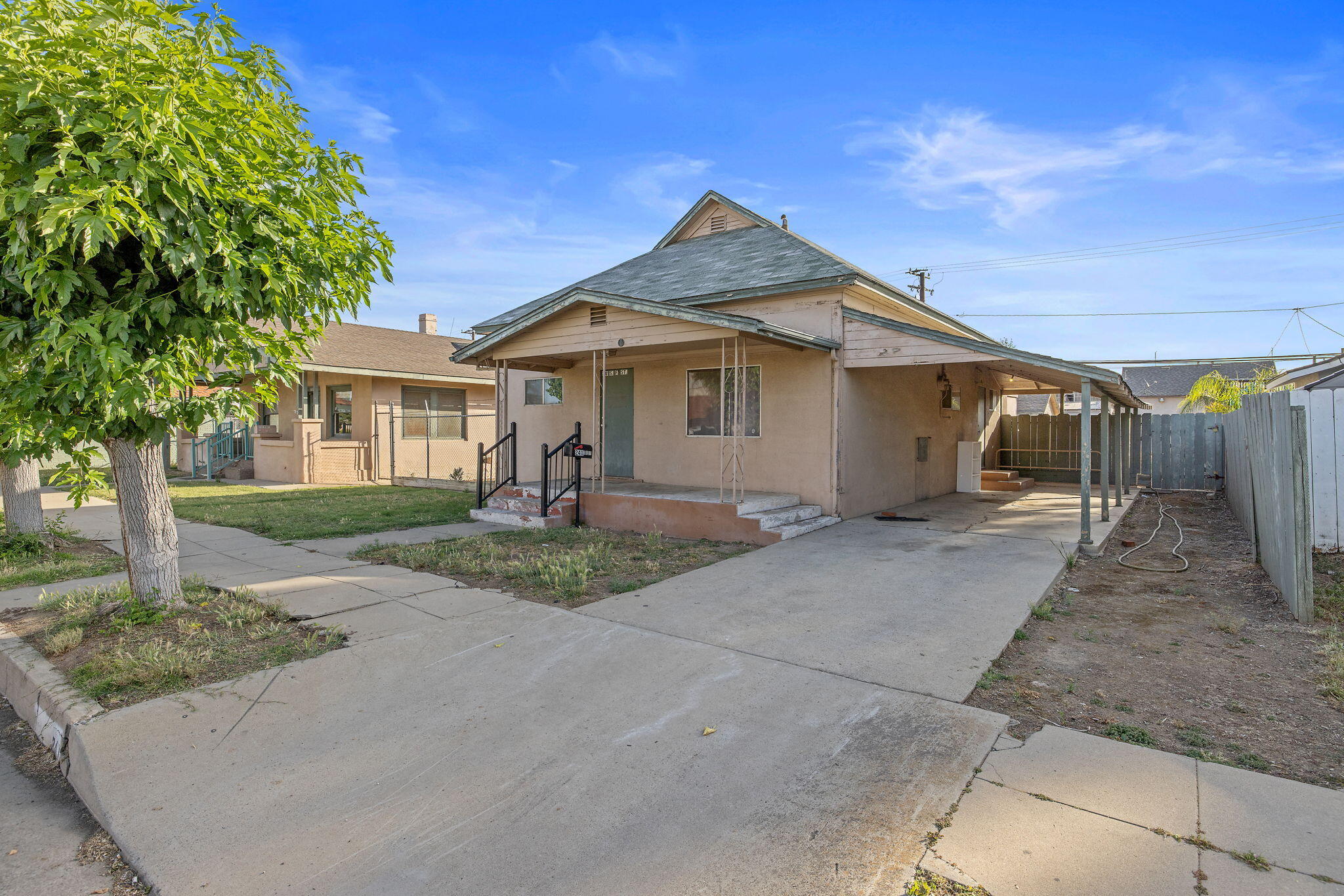 241 S F St, Exeter, CA 93221