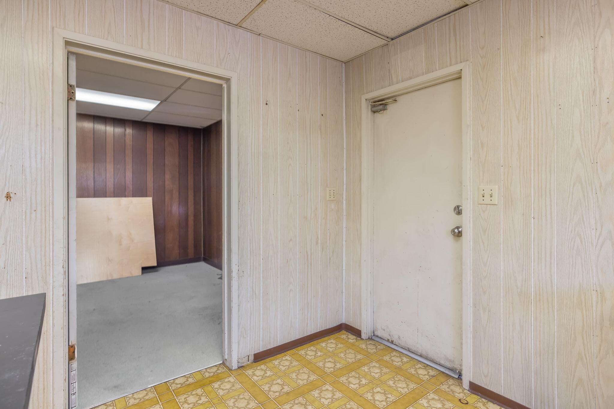 241 S F St, Exeter, CA 93221