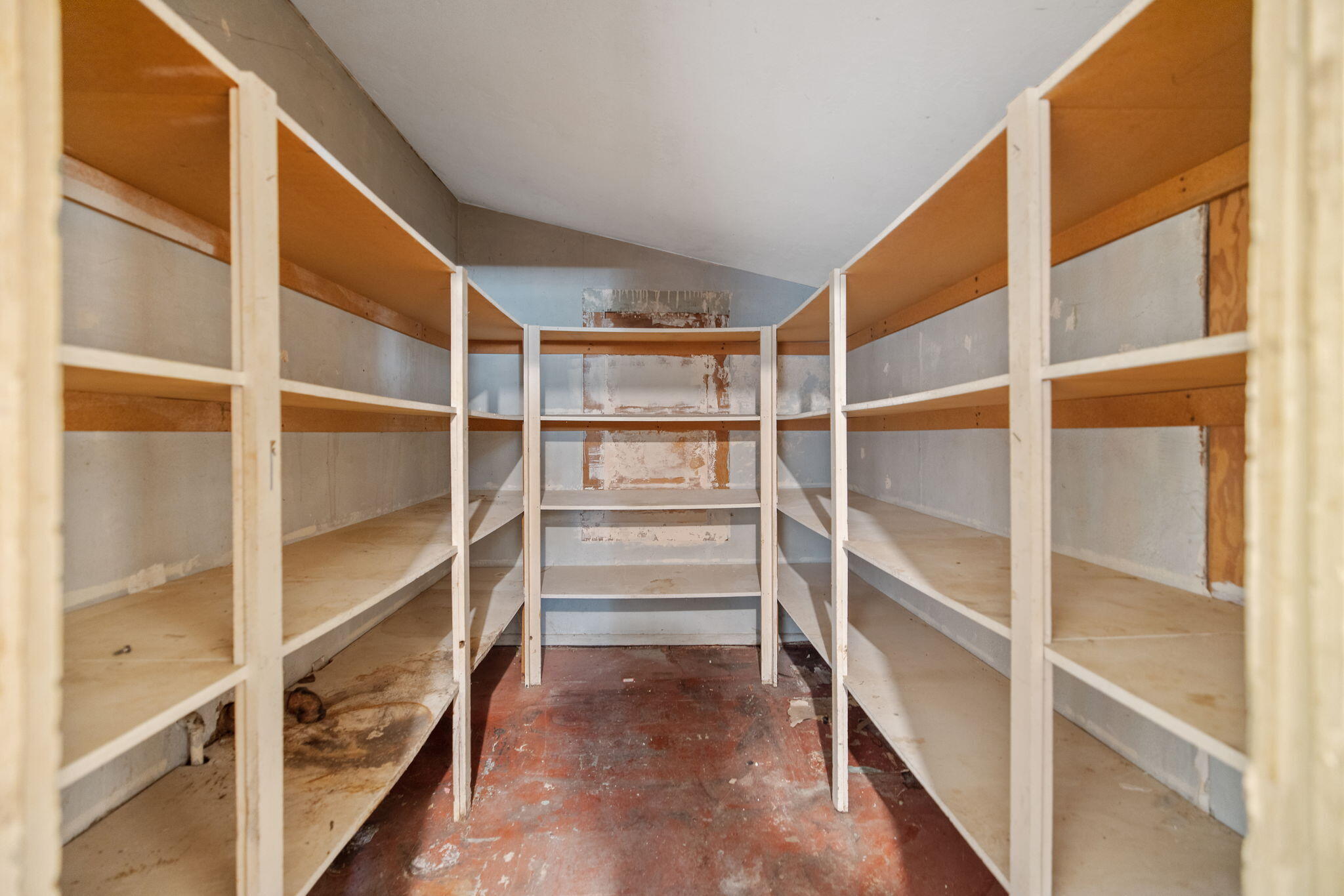 241 S F St, Exeter, CA 93221