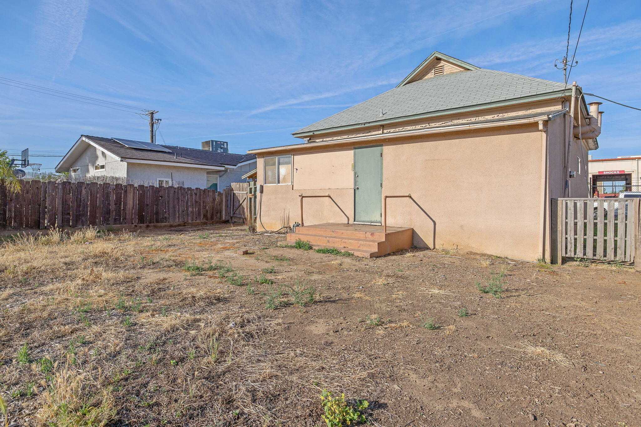 241 S F St, Exeter, CA 93221