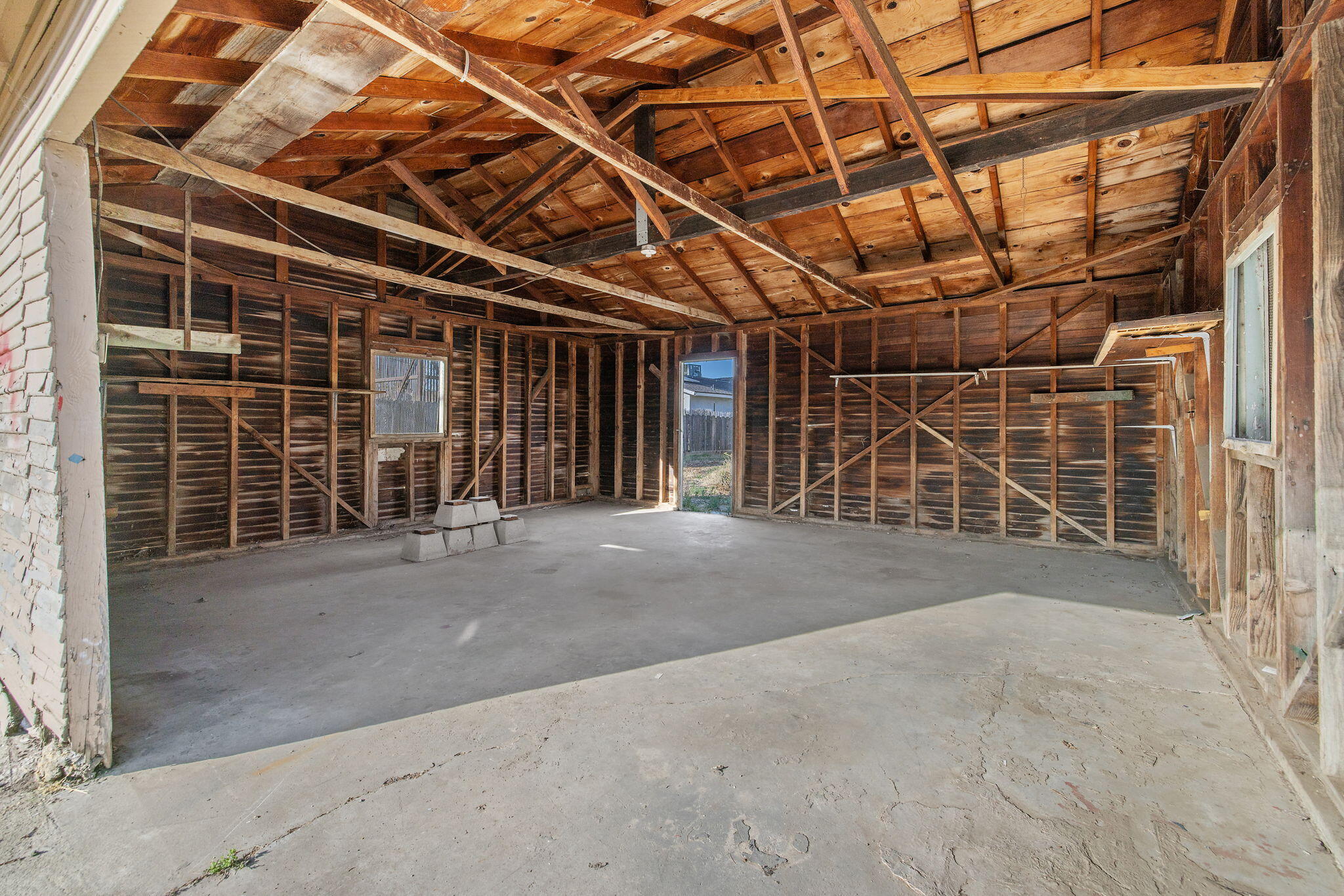 241 S F St, Exeter, CA 93221