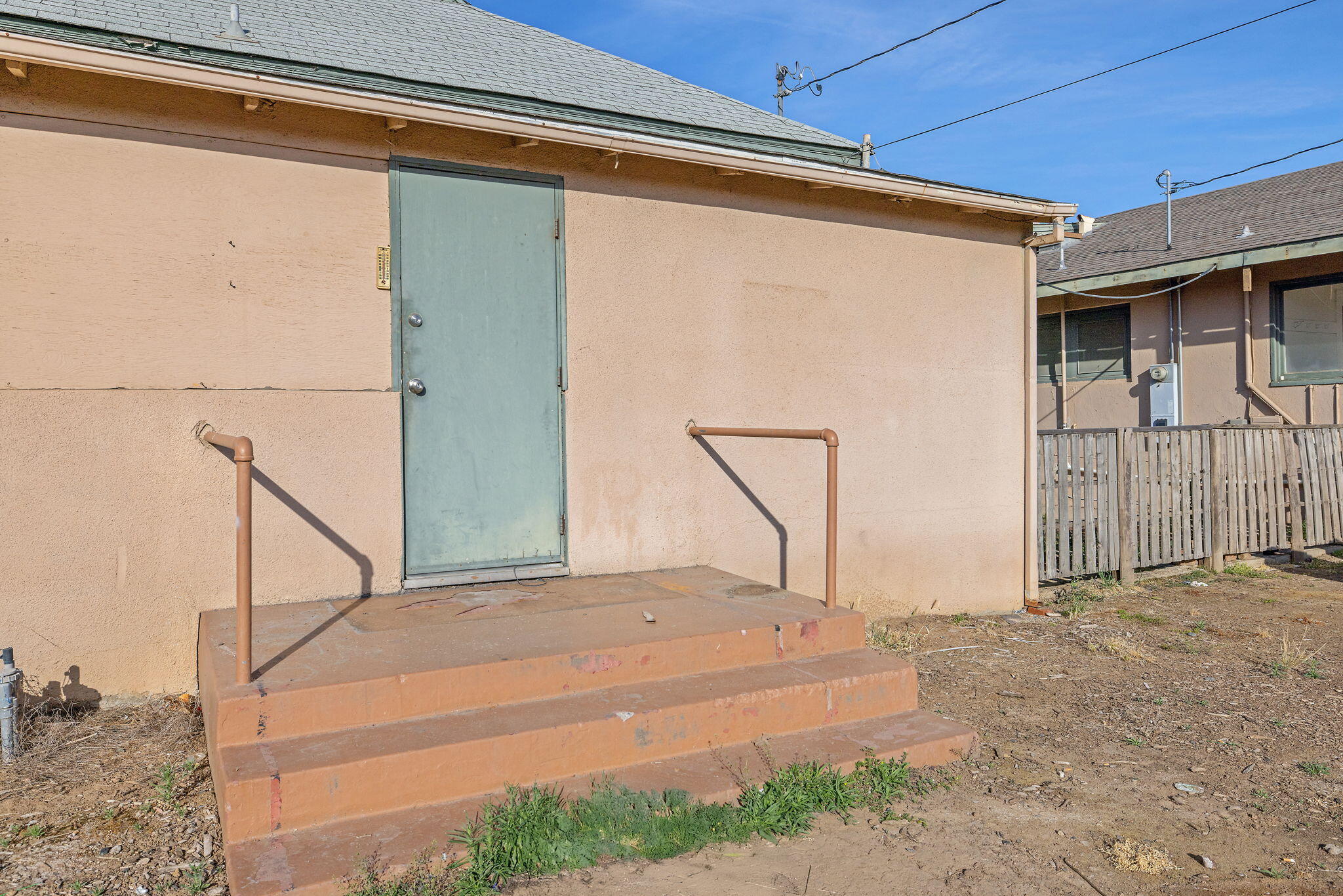 241 S F St, Exeter, CA 93221