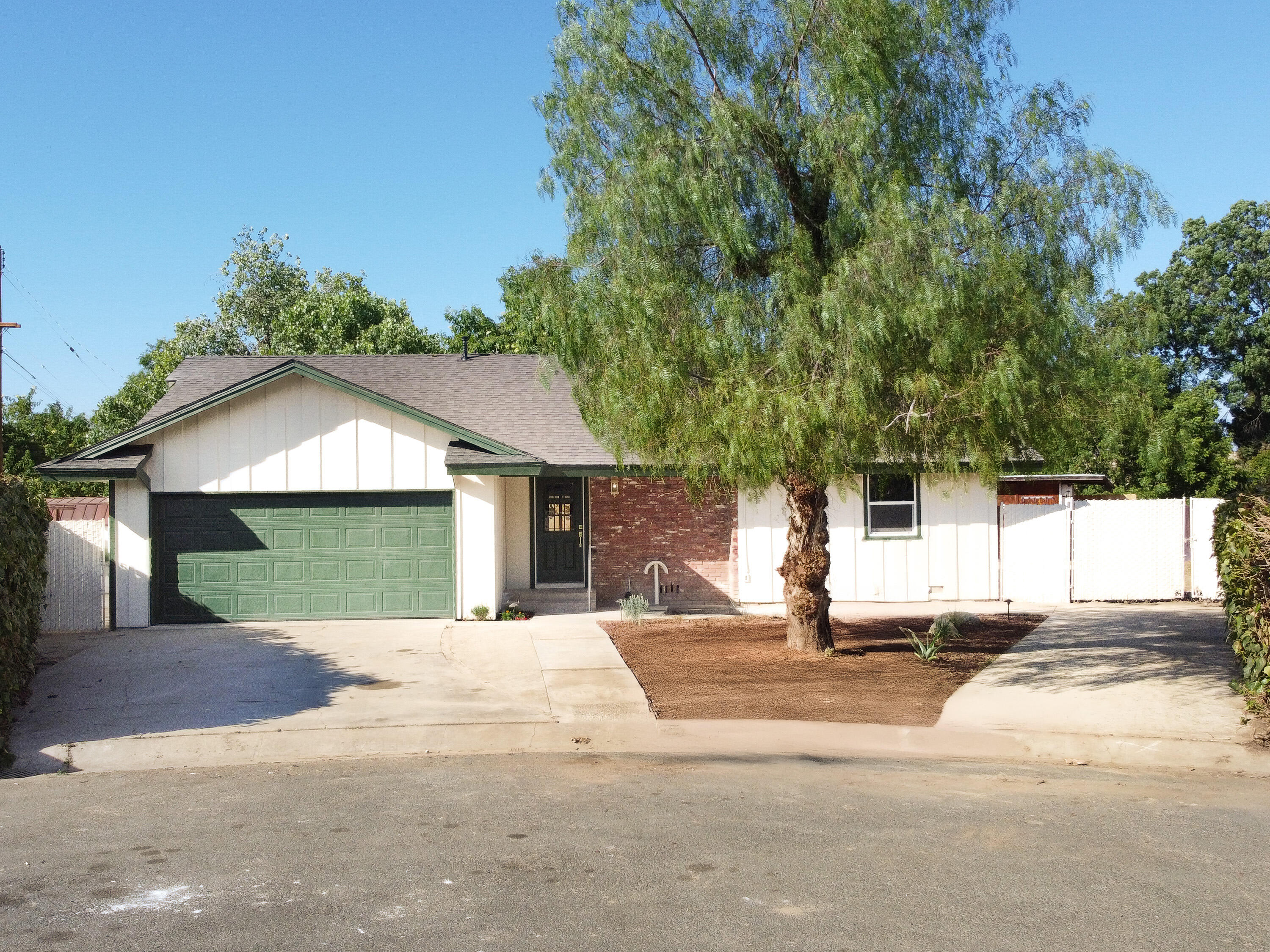 572 N NW Verdugo Dr, Porterville, CA 93257