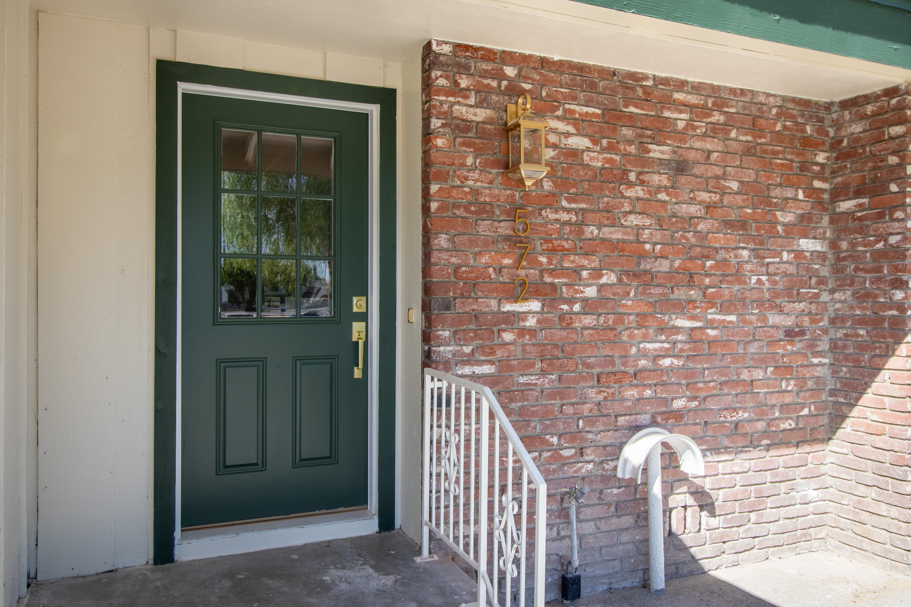 572 N NW Verdugo Dr, Porterville, CA 93257