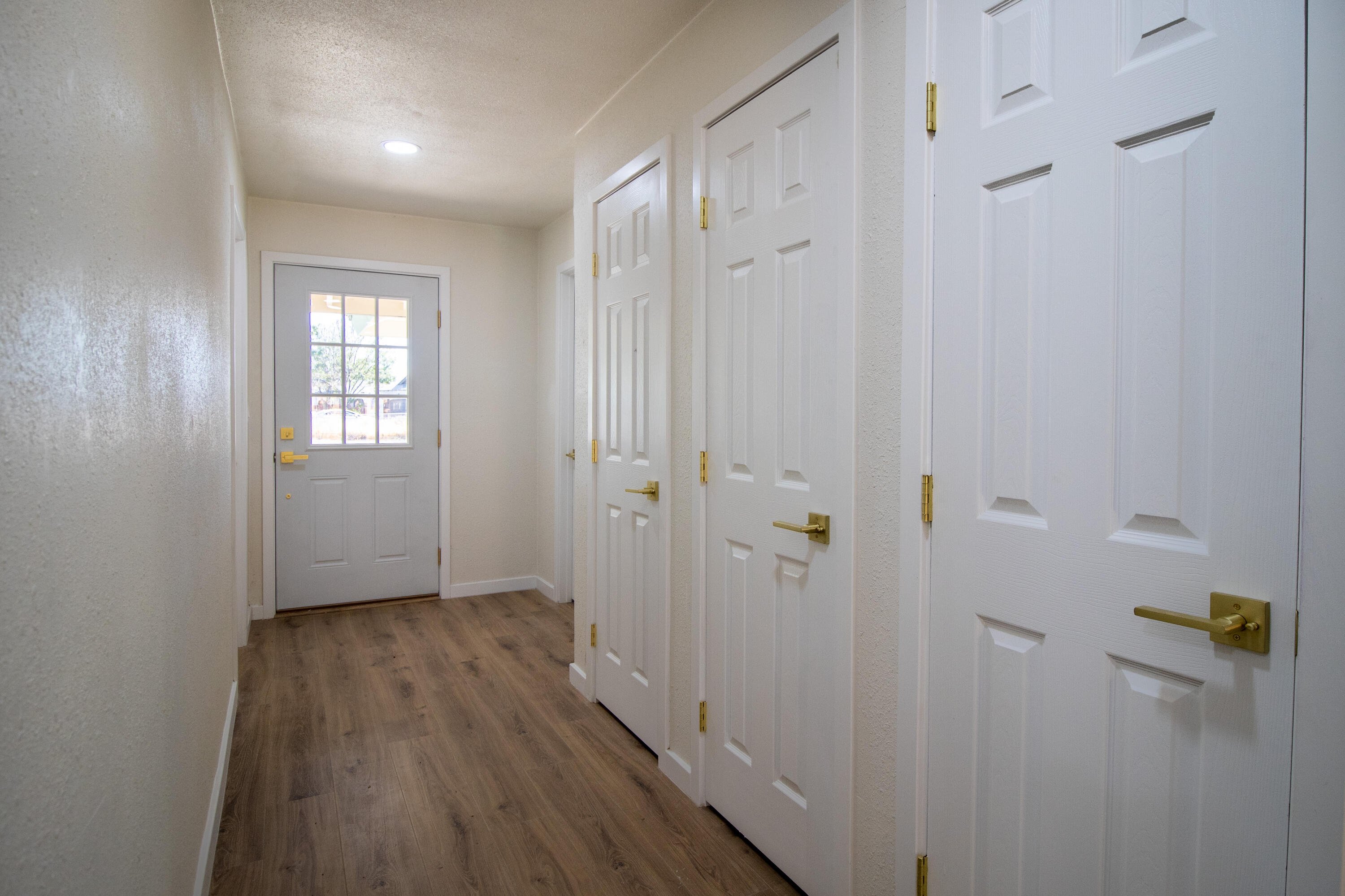 572 N NW Verdugo Dr, Porterville, CA 93257