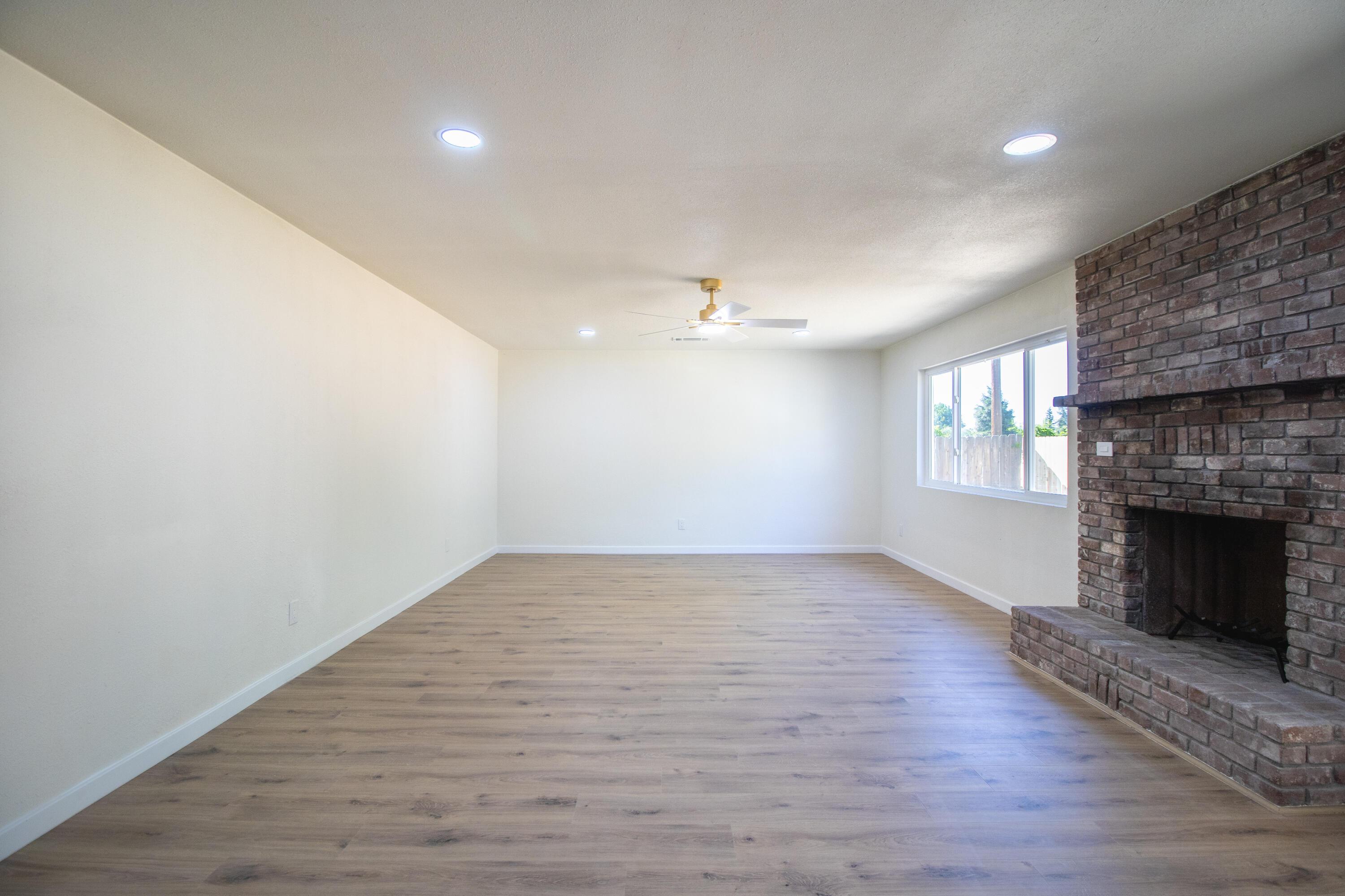 572 N NW Verdugo Dr, Porterville, CA 93257