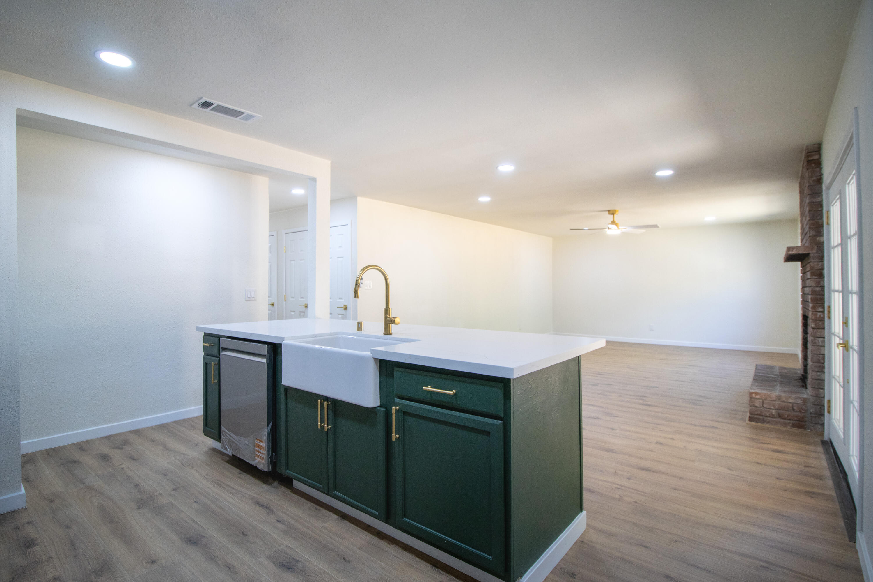 572 N NW Verdugo Dr, Porterville, CA 93257