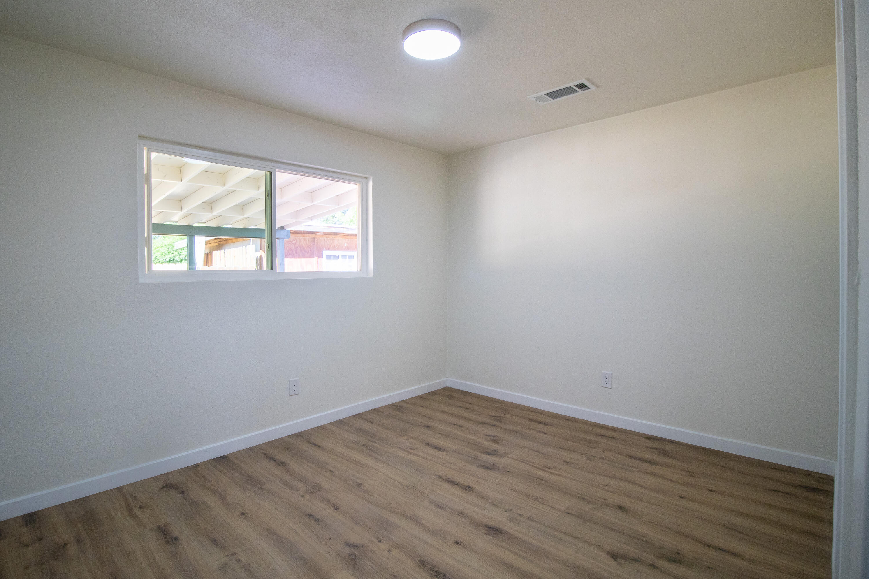 572 N NW Verdugo Dr, Porterville, CA 93257