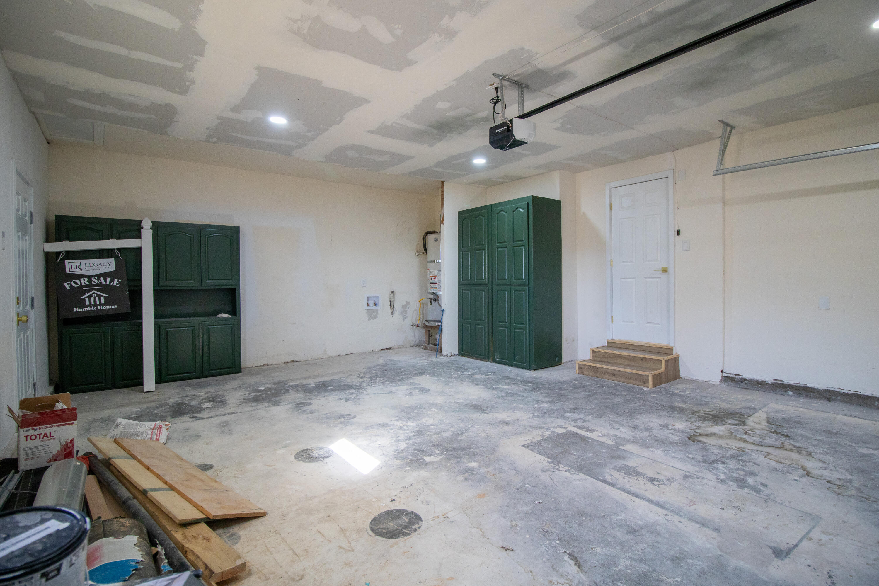 572 N NW Verdugo Dr, Porterville, CA 93257