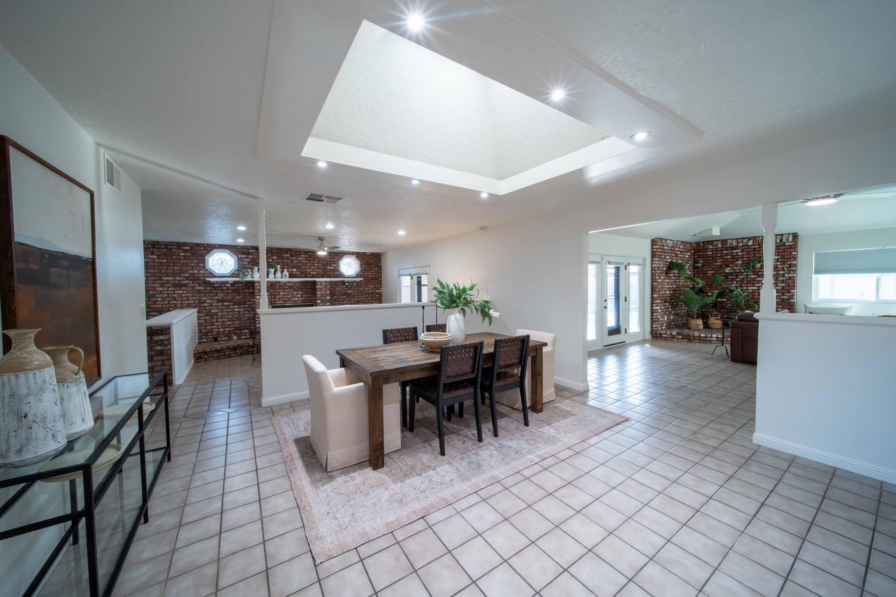 4421 N Woodrow Ave, Fresno, CA 93726