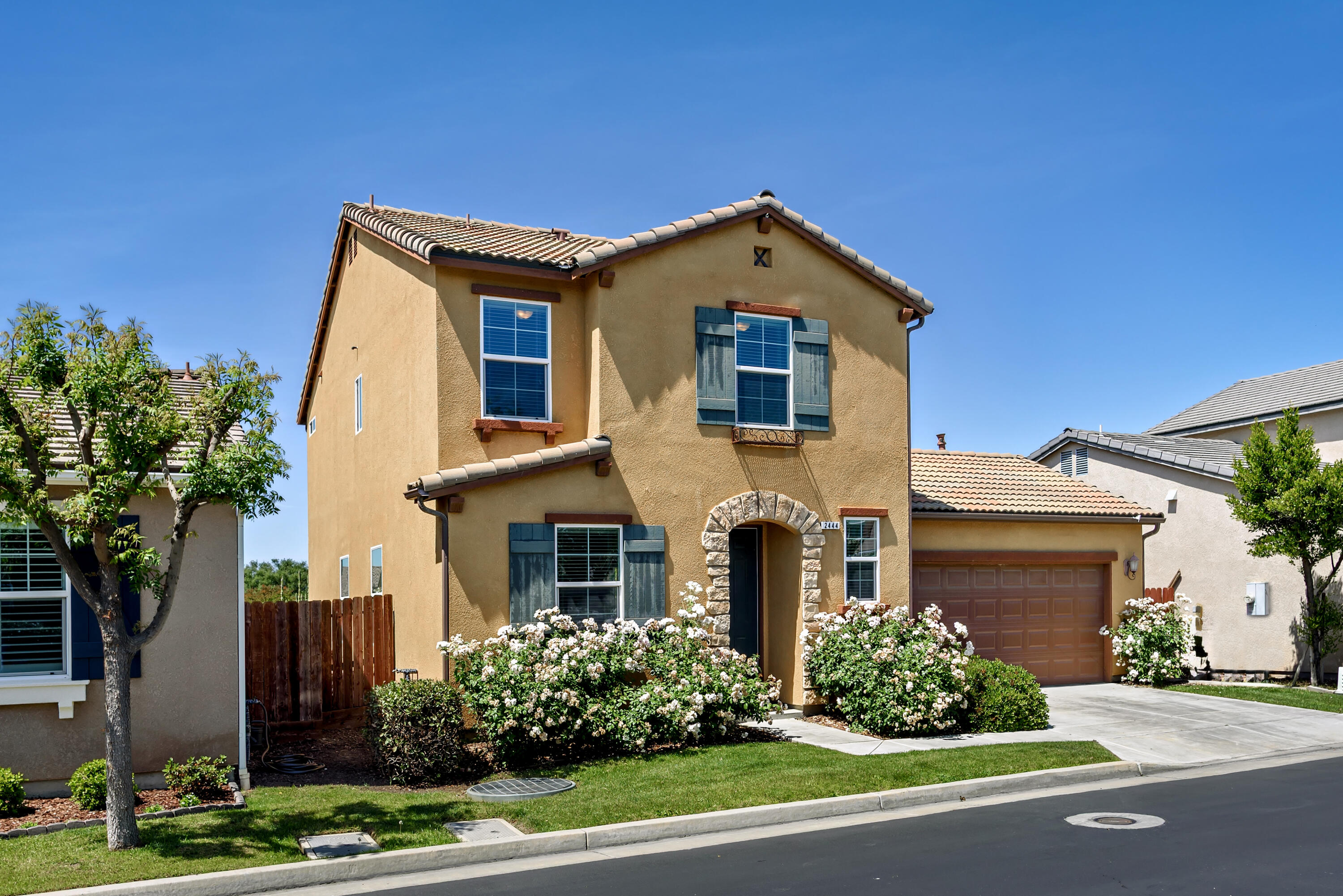 2444 Chardonnay Pl, Hanford, CA 93230