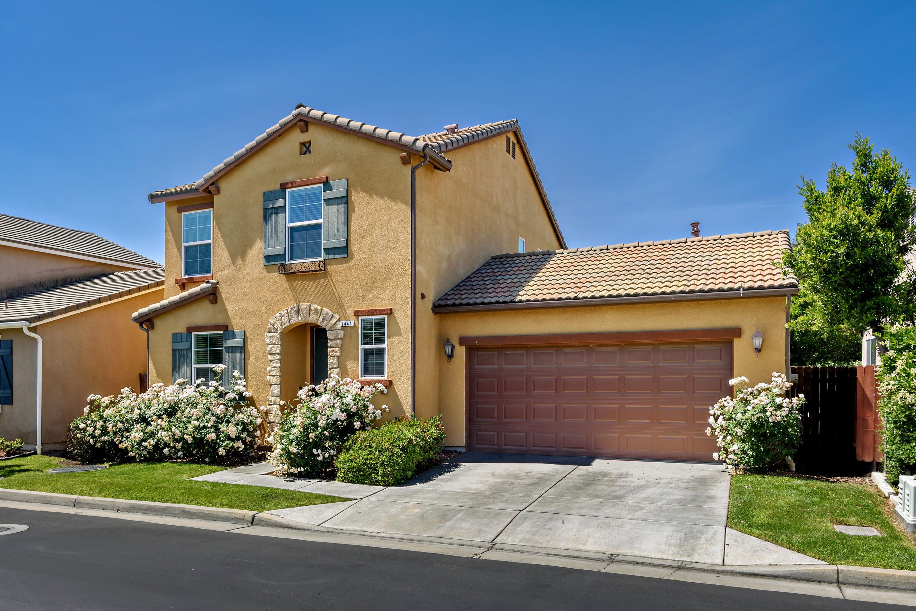 2444 Chardonnay Pl, Hanford, CA 93230