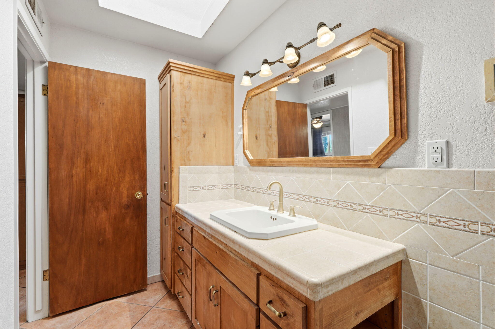 34339 Rd 162, Visalia, CA 93292