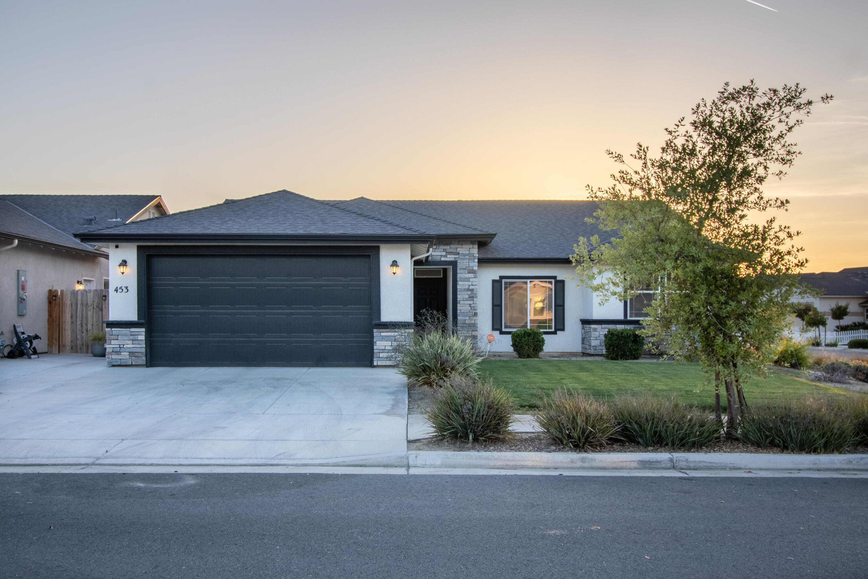 453 S Belmont St, Porterville, CA 93257