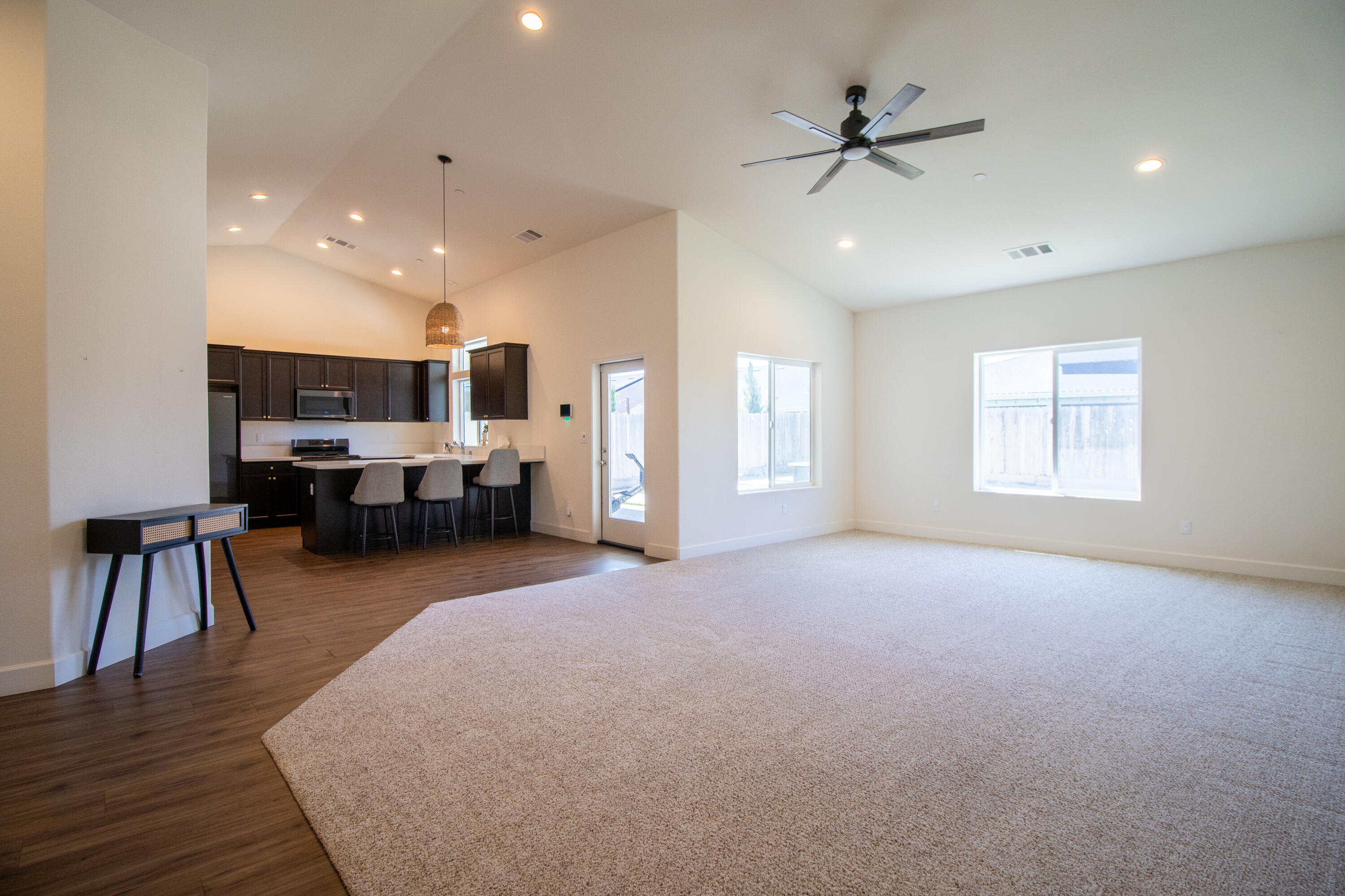 453 S Belmont St, Porterville, CA 93257