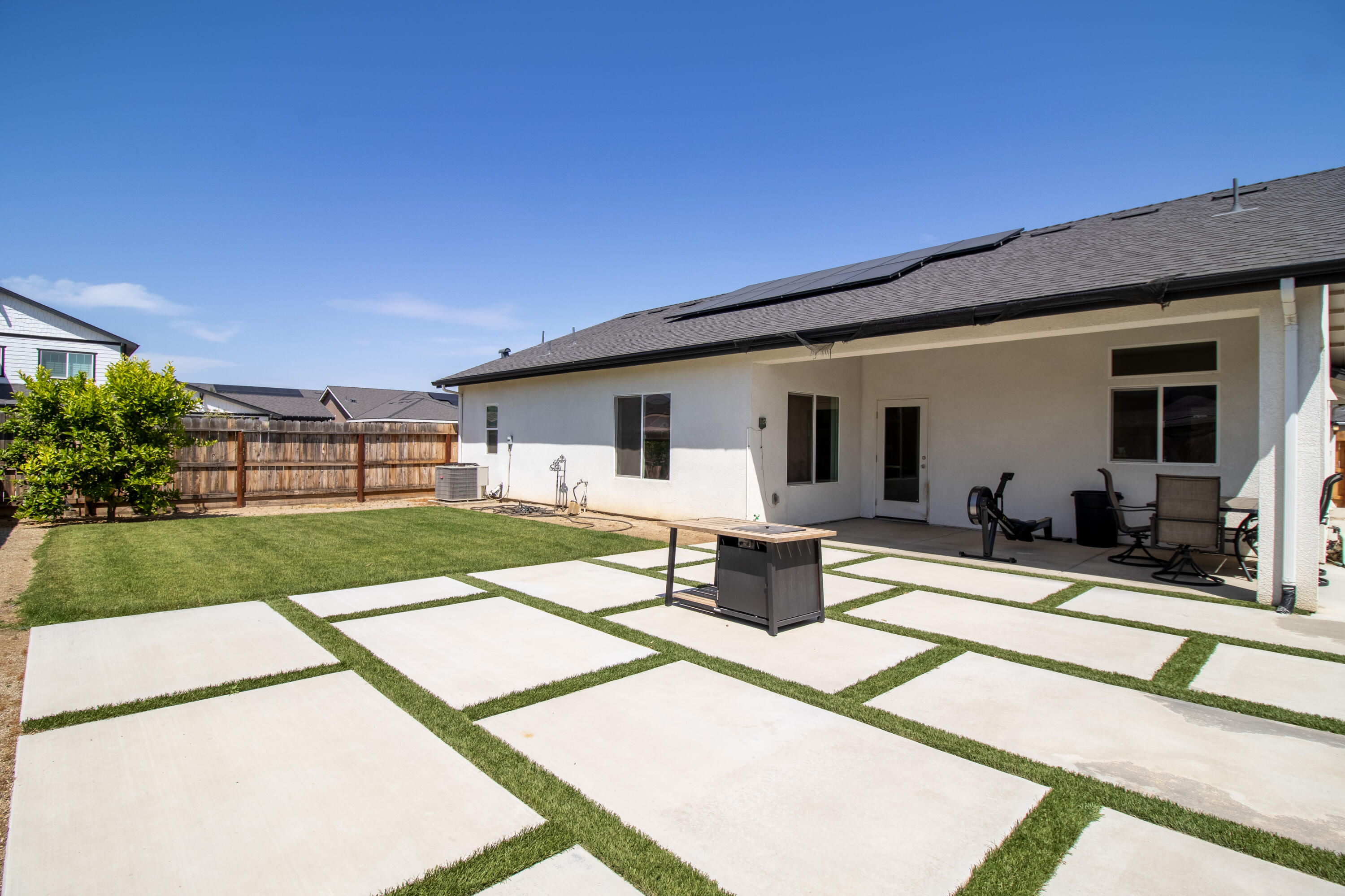 453 S Belmont St, Porterville, CA 93257