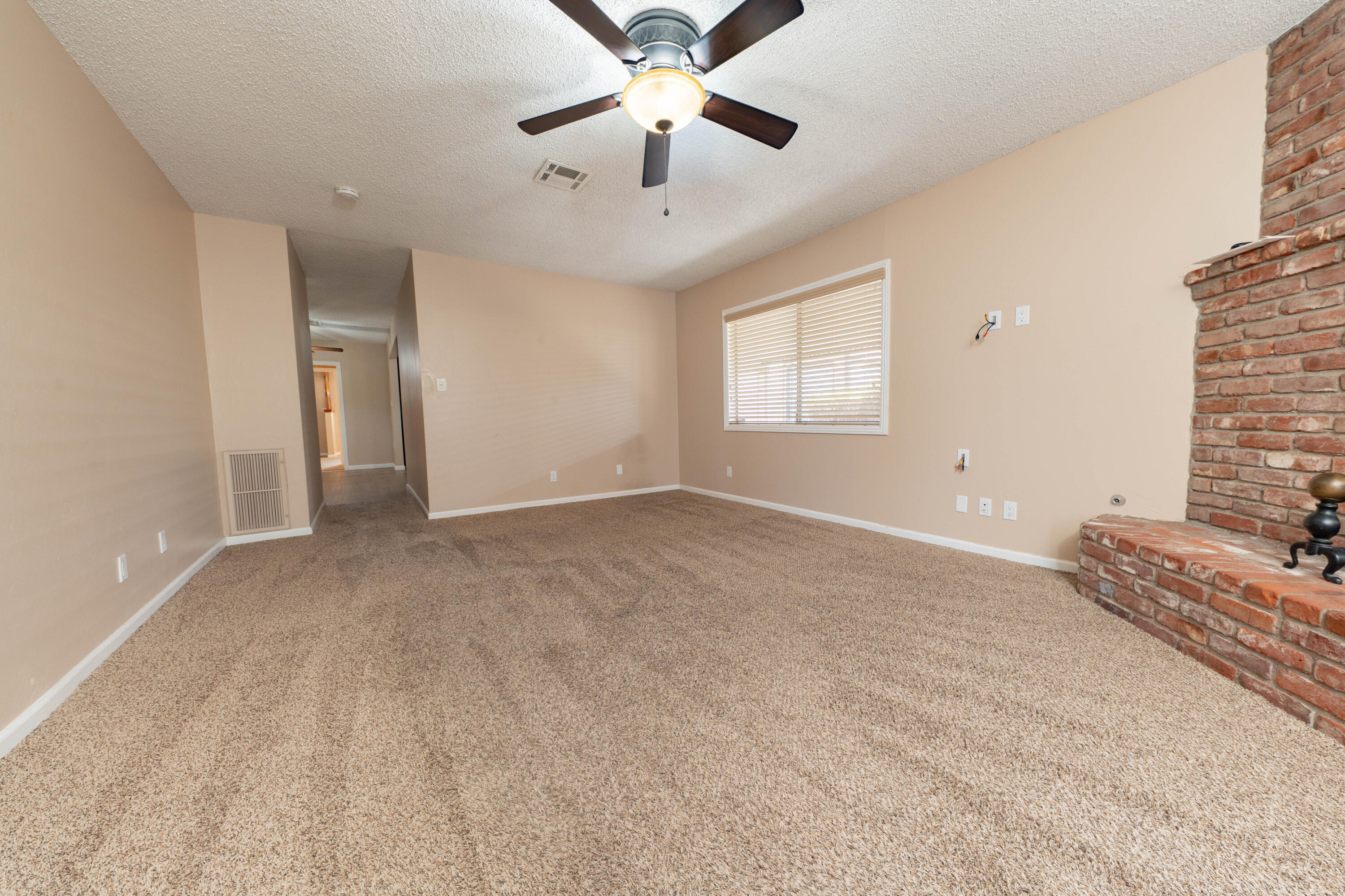 551 Auburn, Tulare, CA 93274