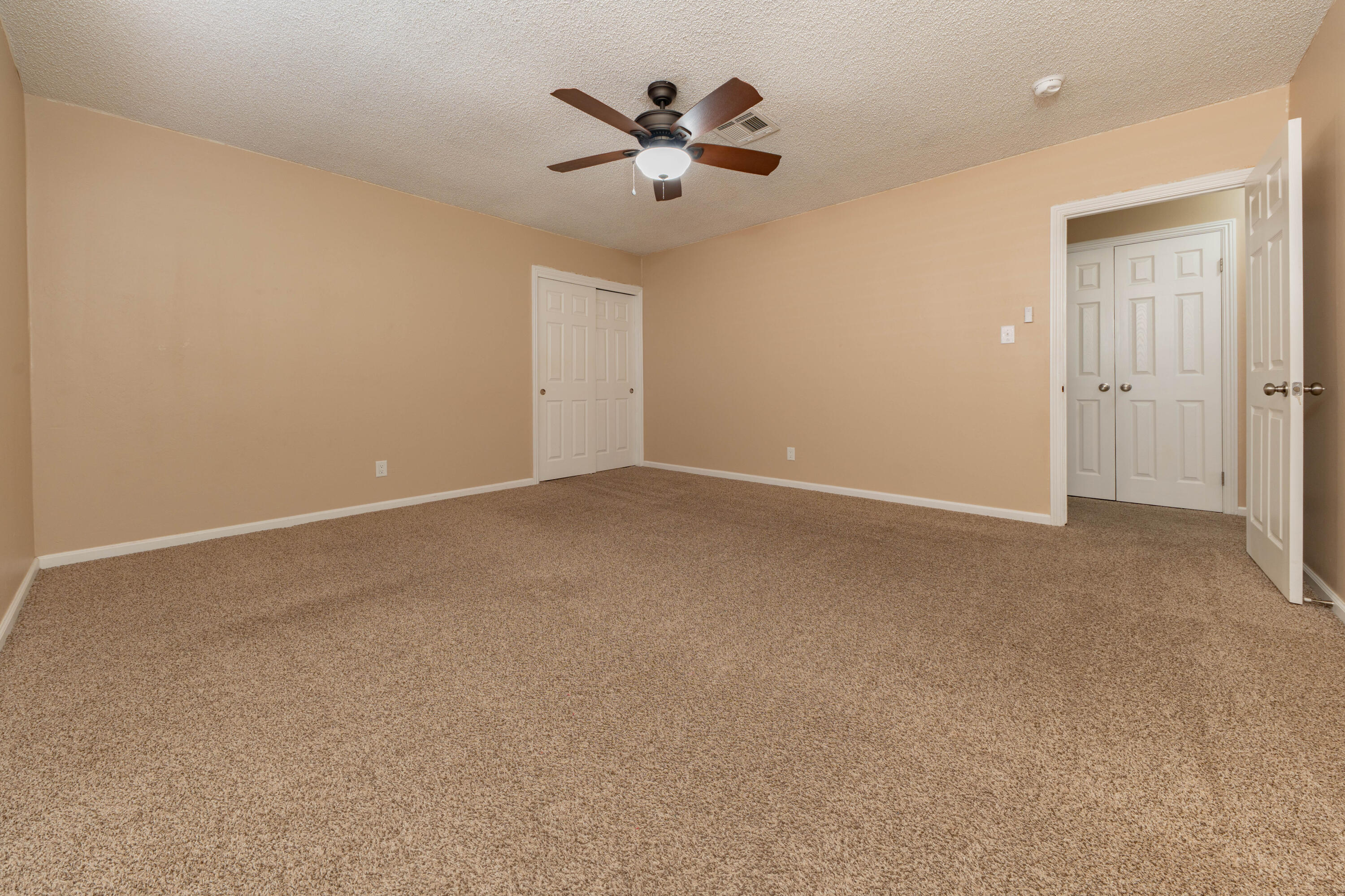 551 Auburn, Tulare, CA 93274