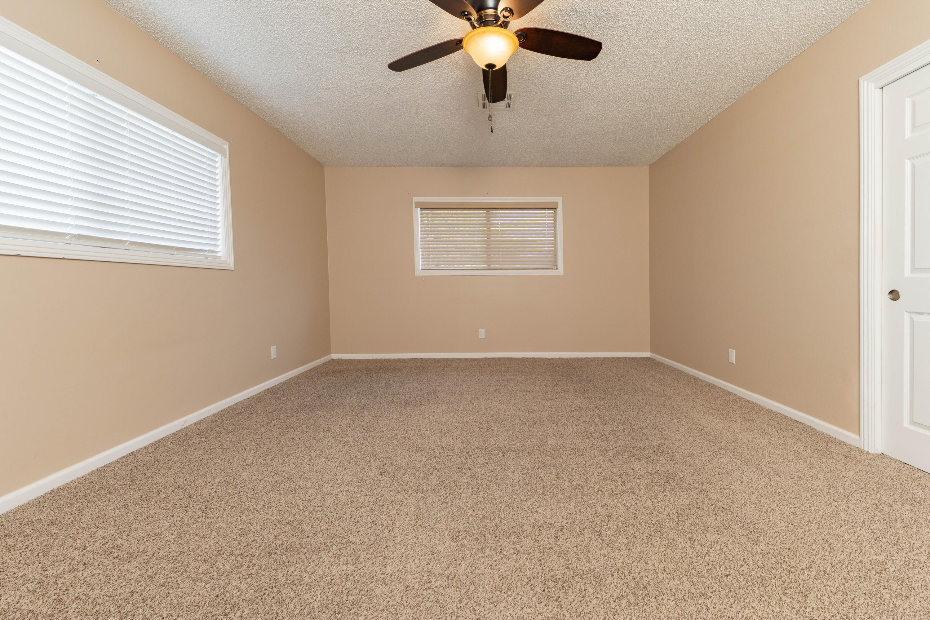 551 Auburn, Tulare, CA 93274