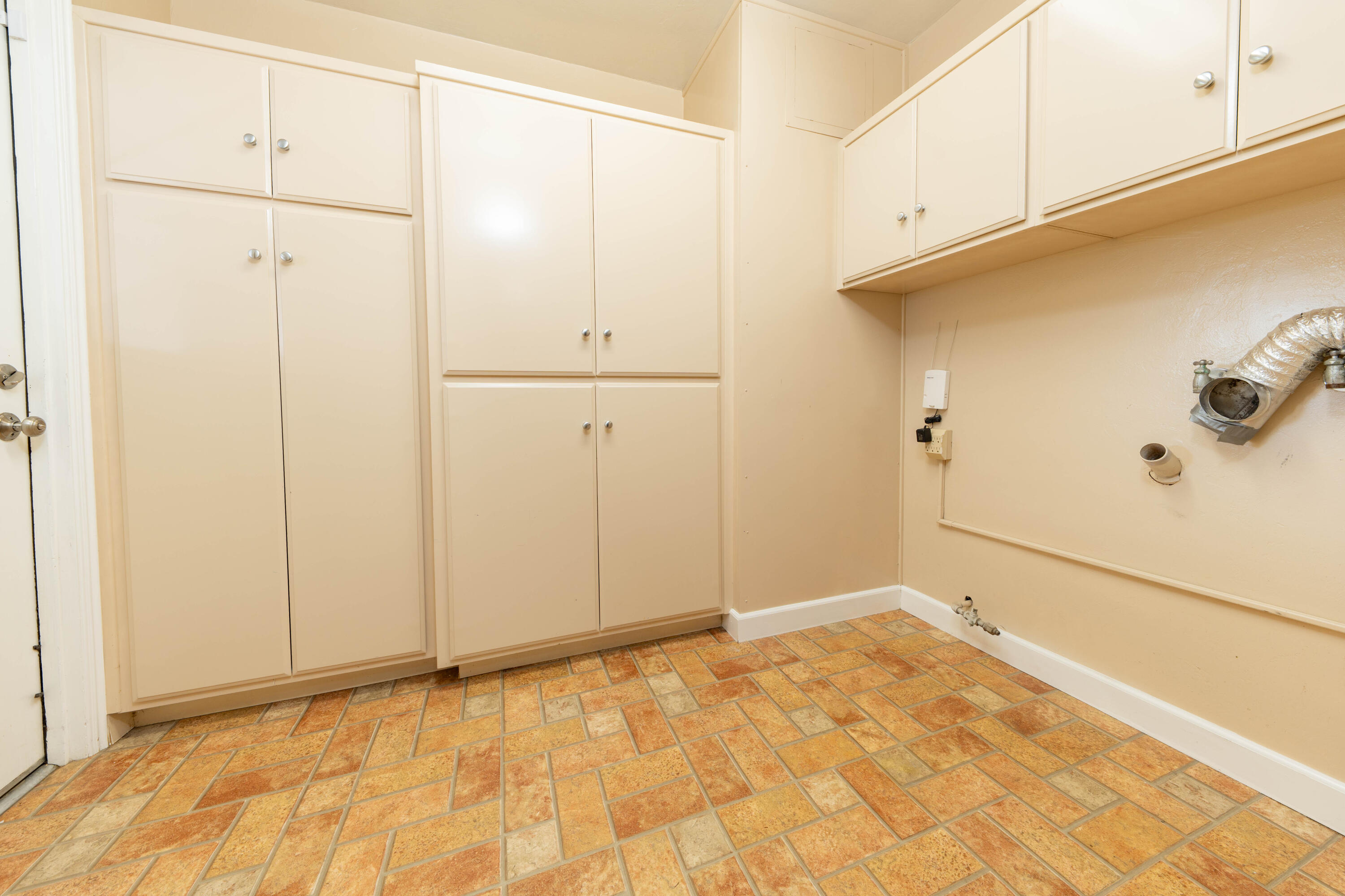 551 Auburn, Tulare, CA 93274