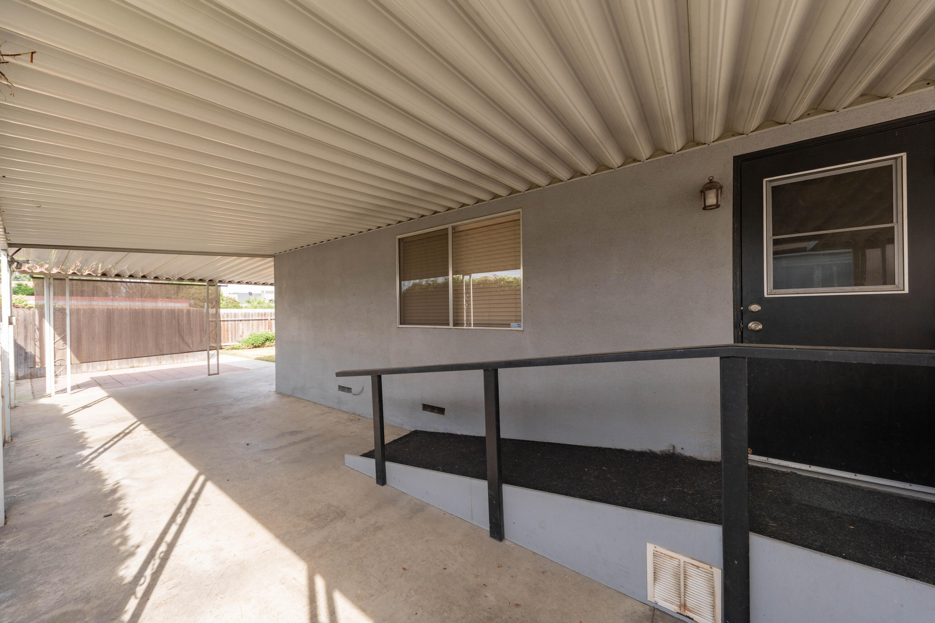 551 Auburn, Tulare, CA 93274