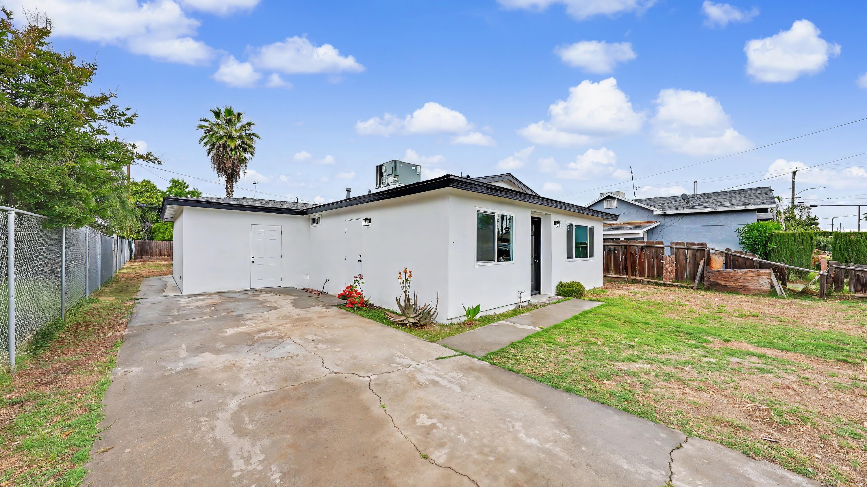 429 2nd St, Lindsay, CA 93247
