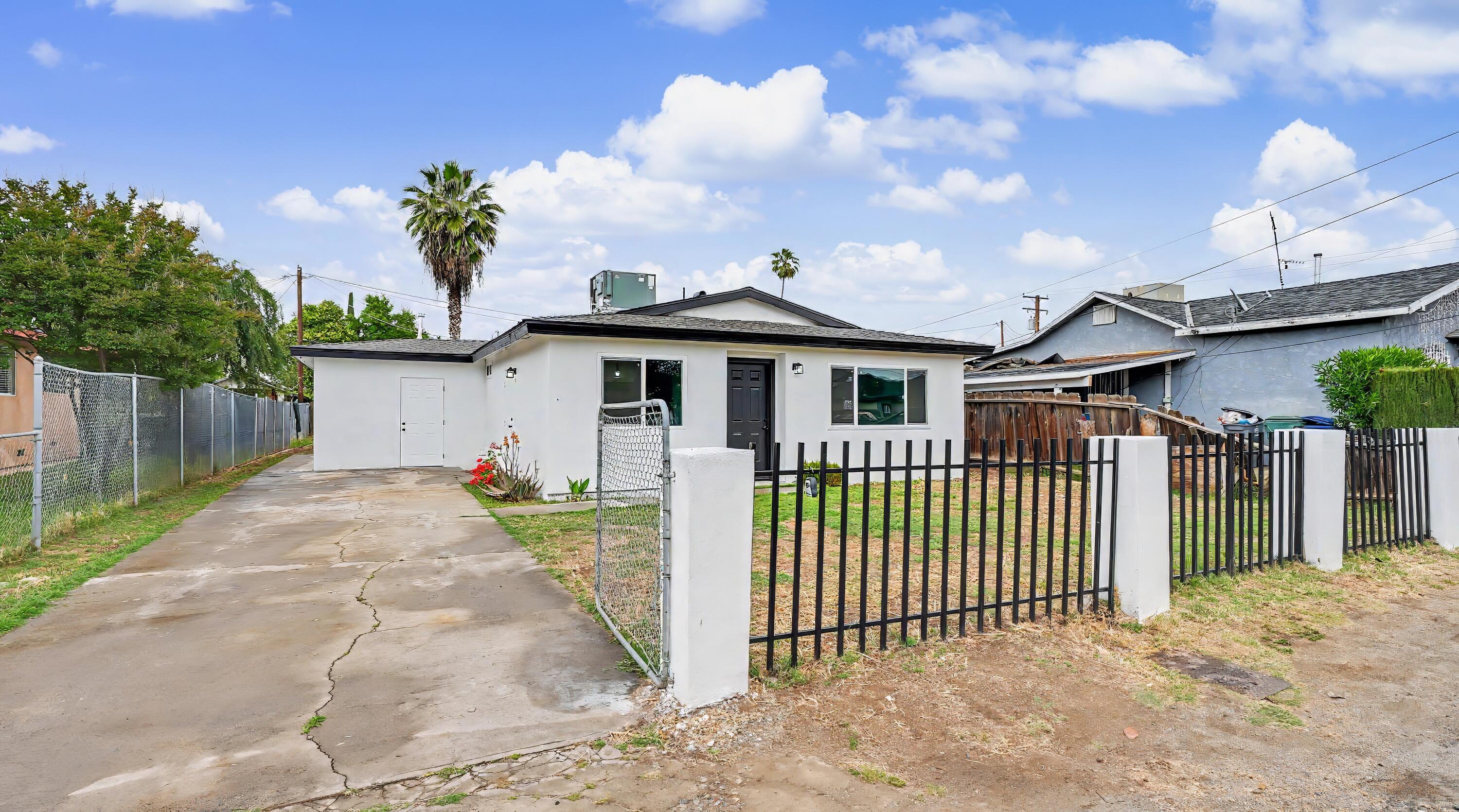 429 2nd St, Lindsay, CA 93247