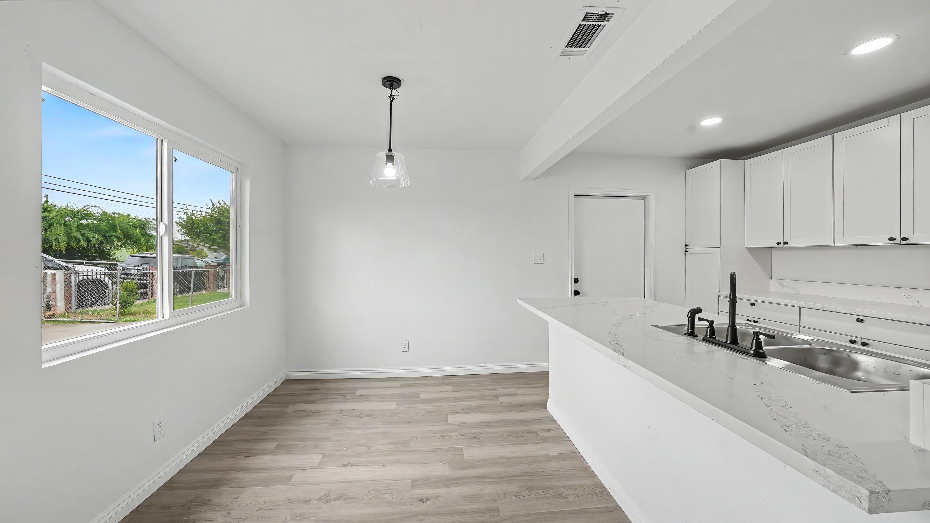 429 2nd St, Lindsay, CA 93247