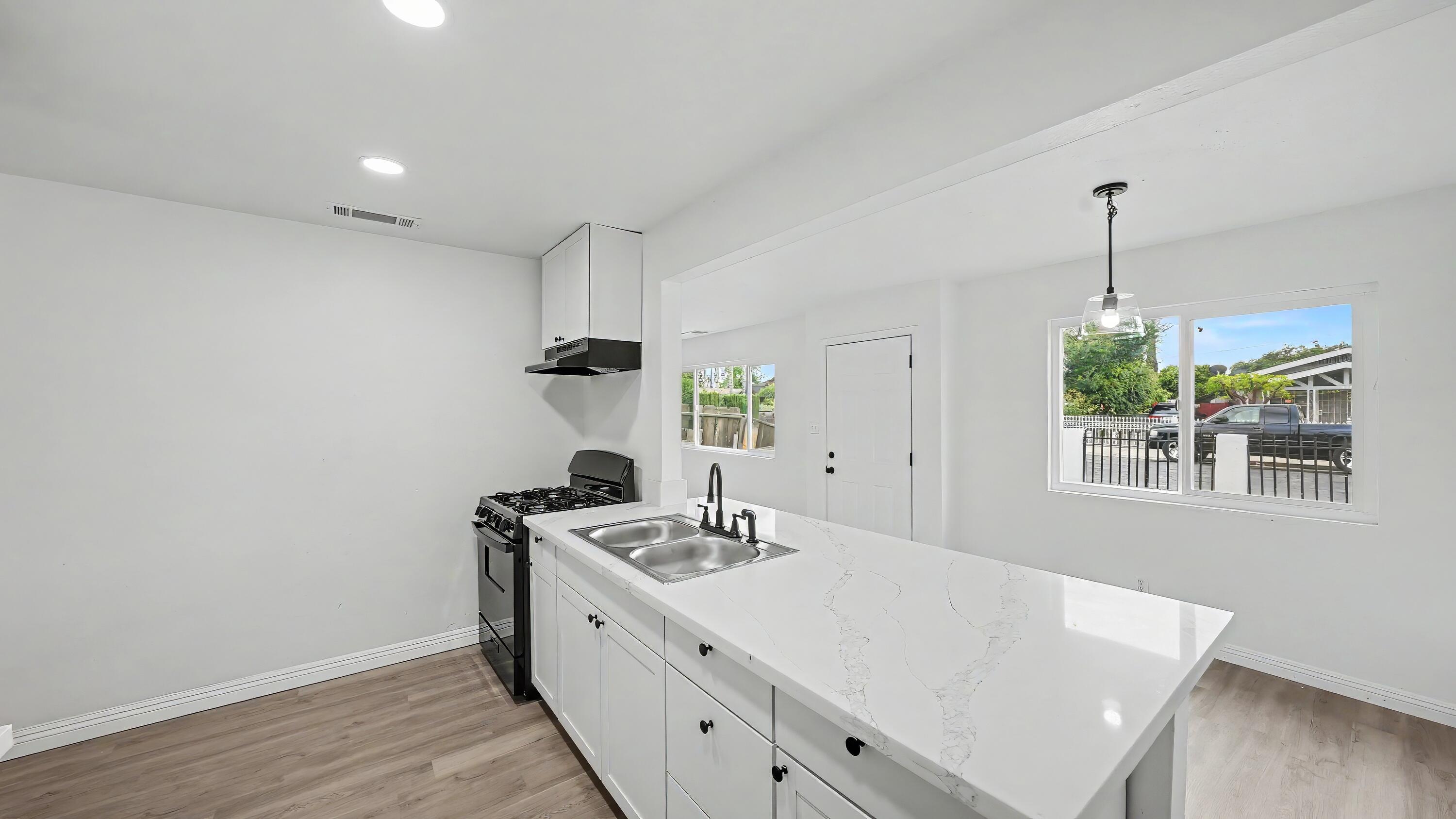 429 2nd St, Lindsay, CA 93247