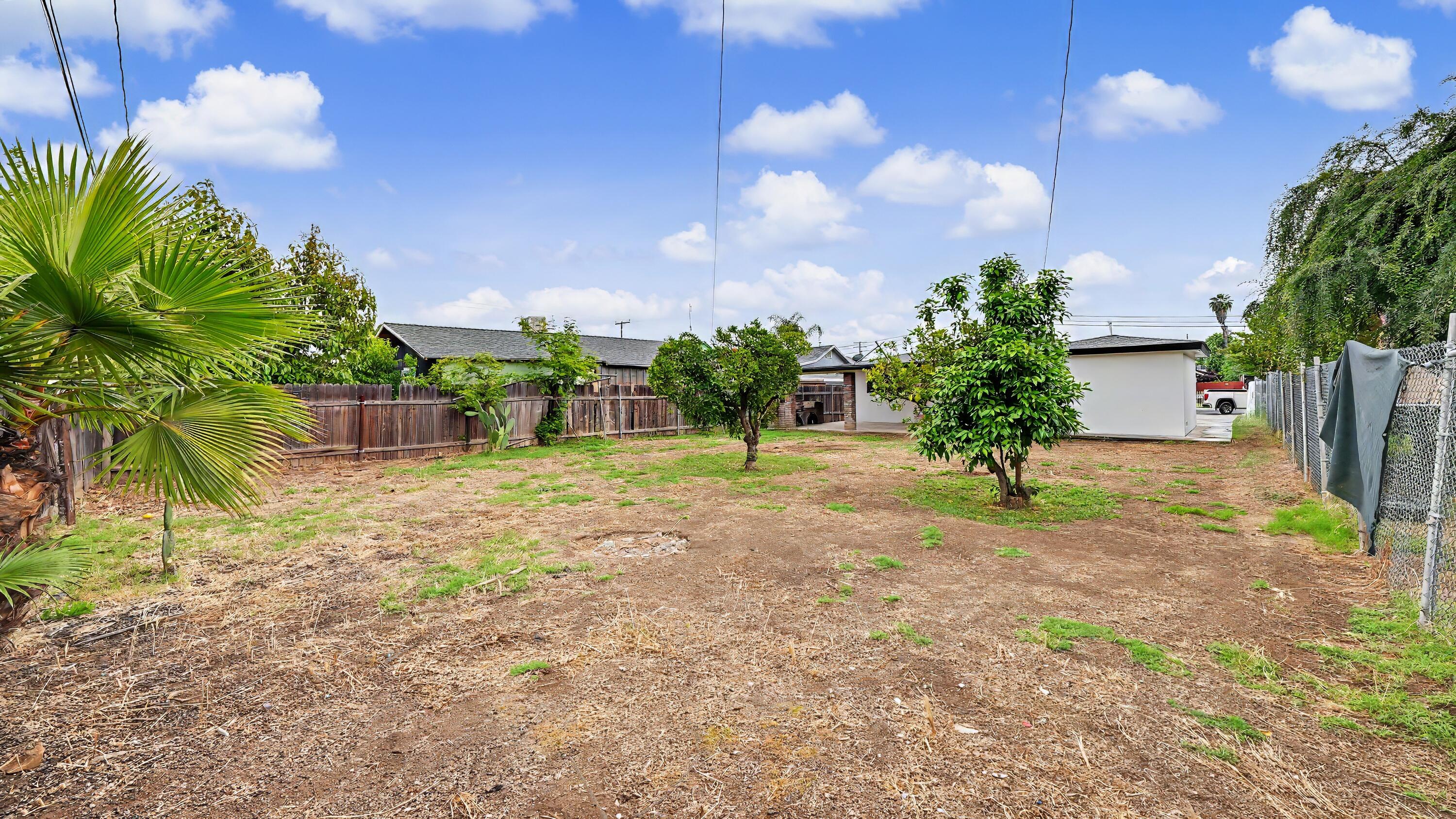 429 2nd St, Lindsay, CA 93247