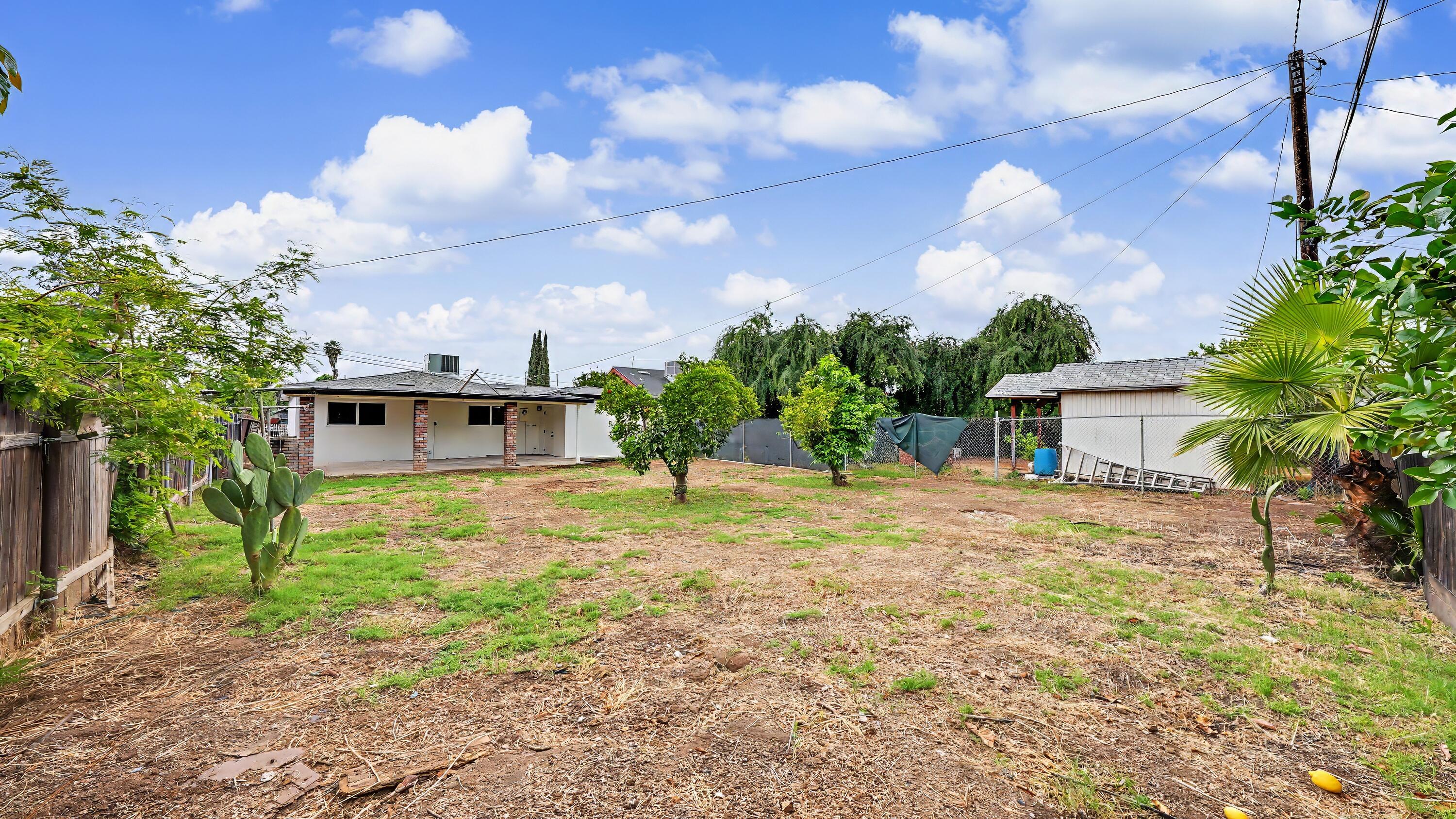 429 2nd St, Lindsay, CA 93247