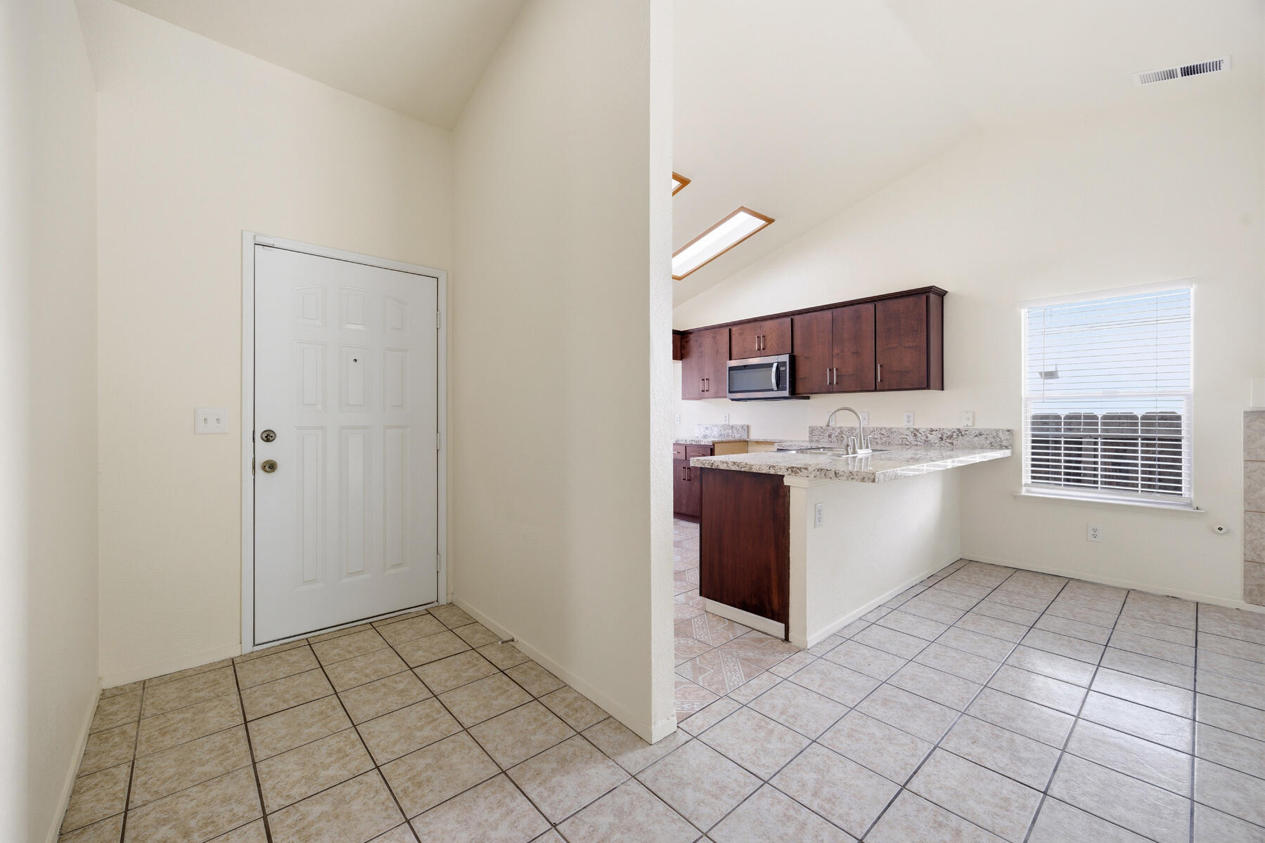 1936 E Roosevelt Ct, Visalia, CA 93292