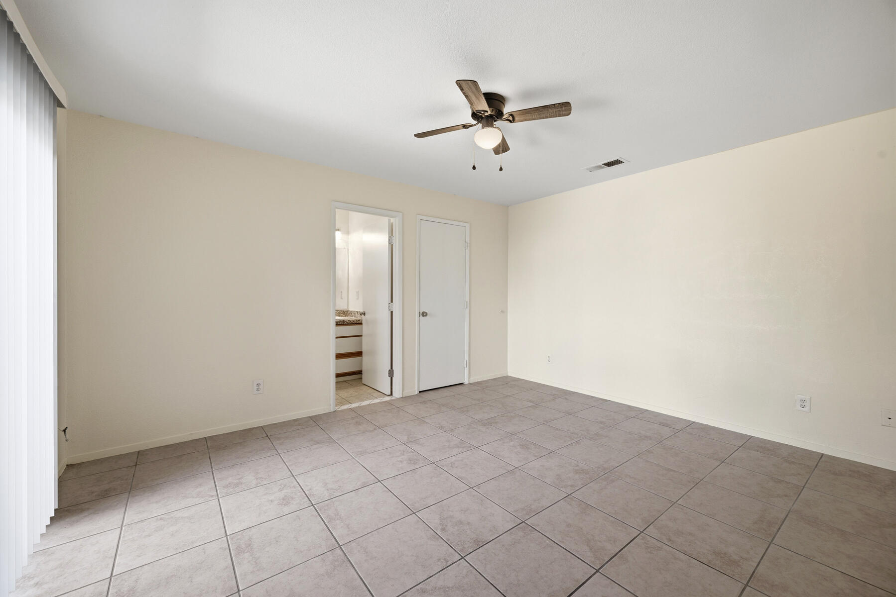 1936 E Roosevelt Ct, Visalia, CA 93292